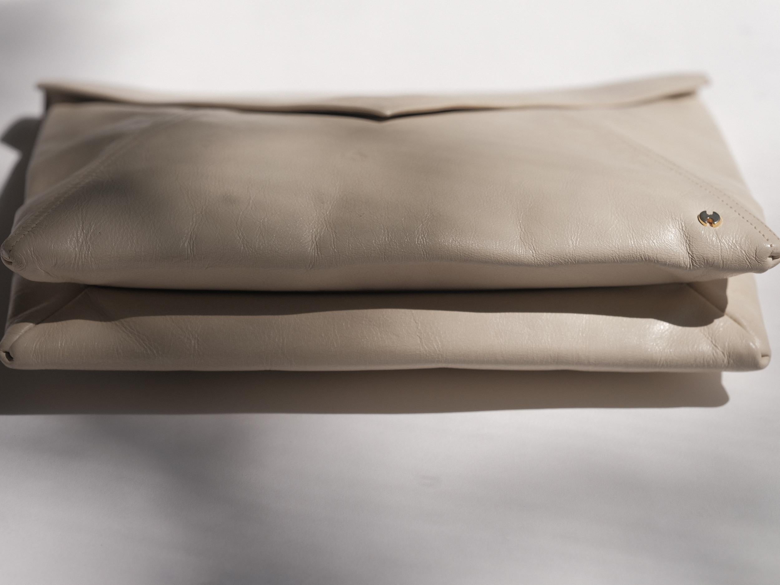 1970's Halston Envelope Bag Tan Leather For Sale 1