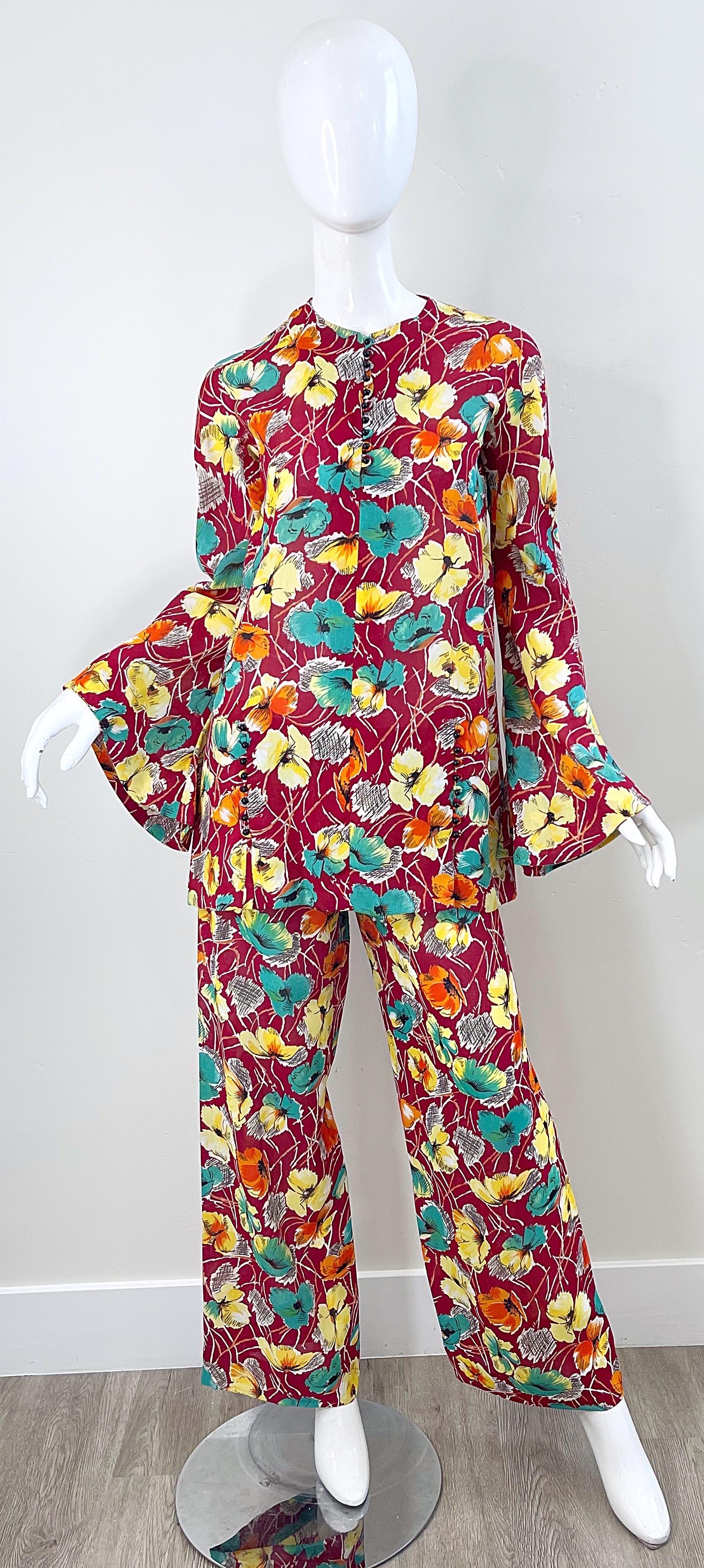 1970s Halston For Study Design Flower Silk Crepe Vintage 70s Tunic + Trousers In Fair Condition For Sale In San Diego, CA