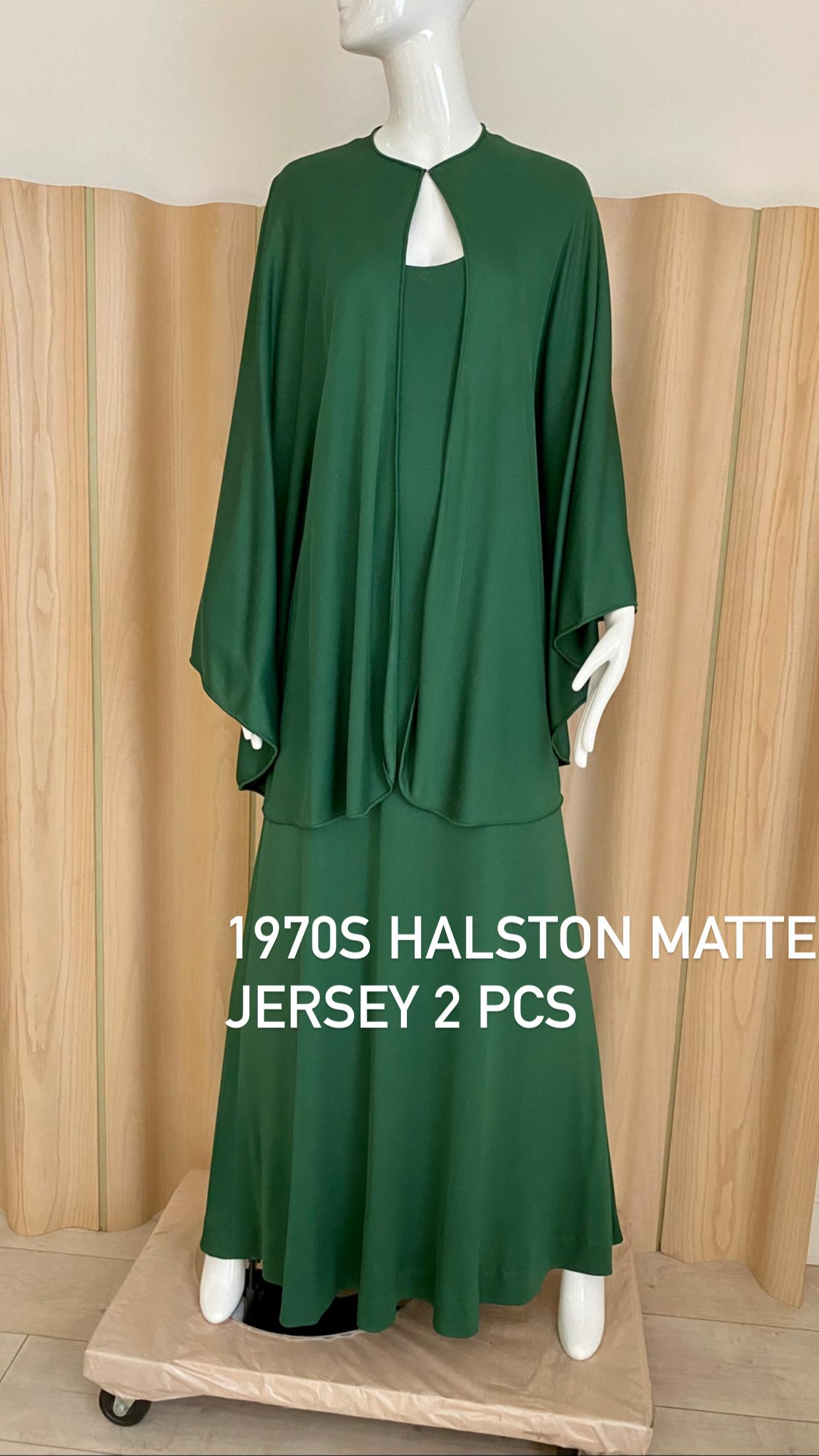 1970s Halston Green Matte Jersey sleeveless Dress with Cape For Sale 2