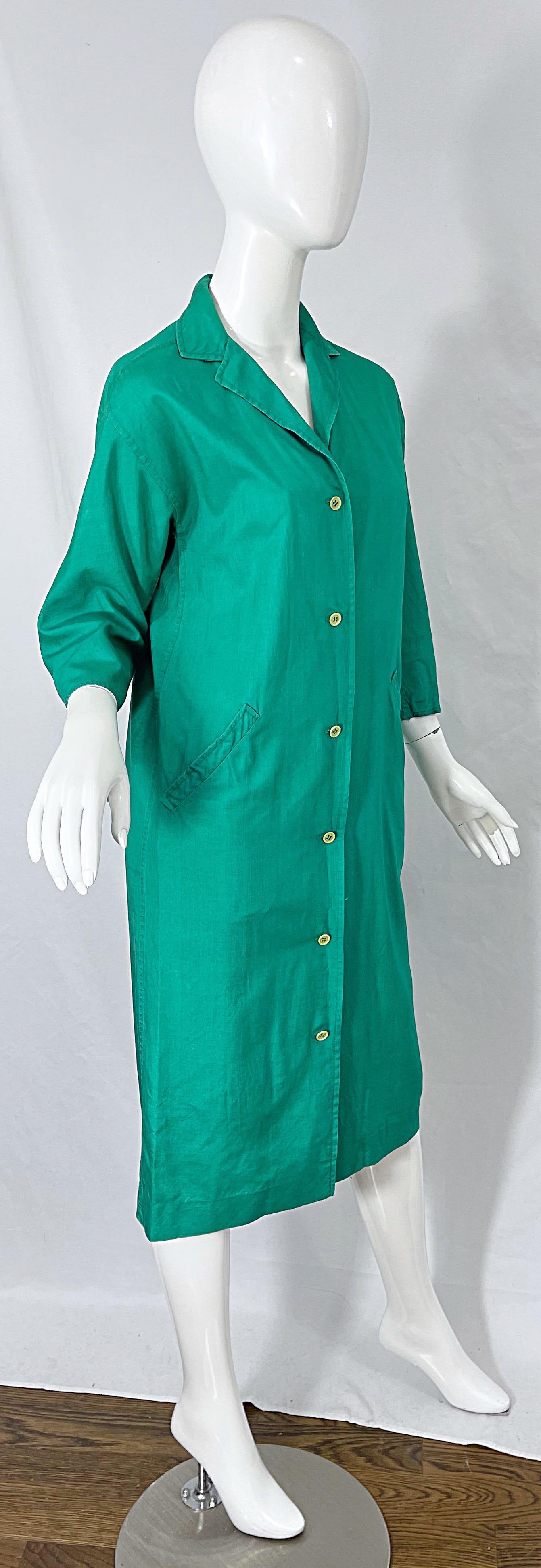 1970s Halston Kelly Green Silk 3/4 Sleeves Vintage 70s Shirt Dress w/ Pockets For Sale 2
