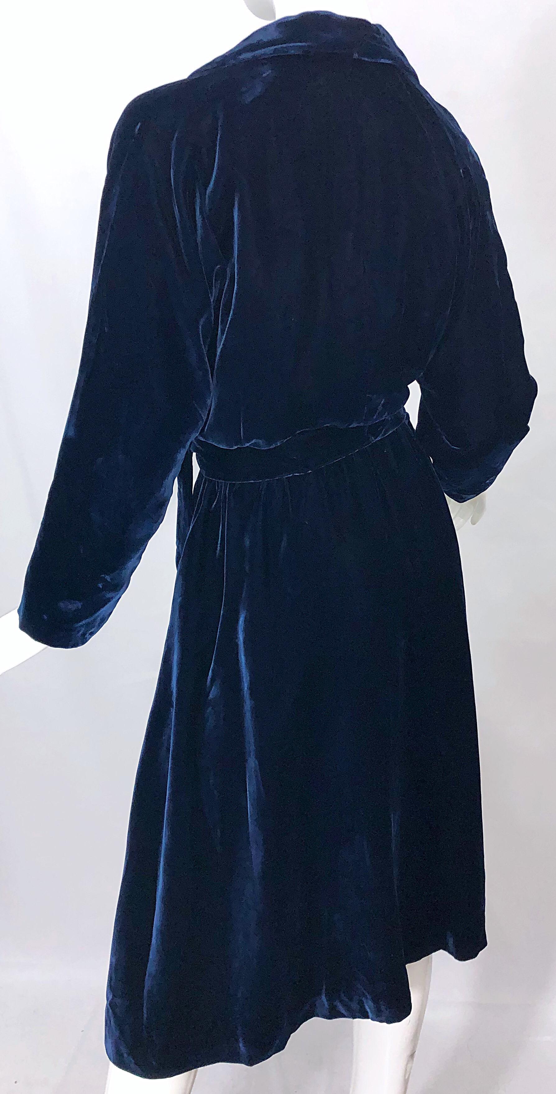 1970s Halston Midnight Navy Blue Silk Velvet Vintage 70s Plunge Faux Wrap Dress In Excellent Condition For Sale In San Diego, CA