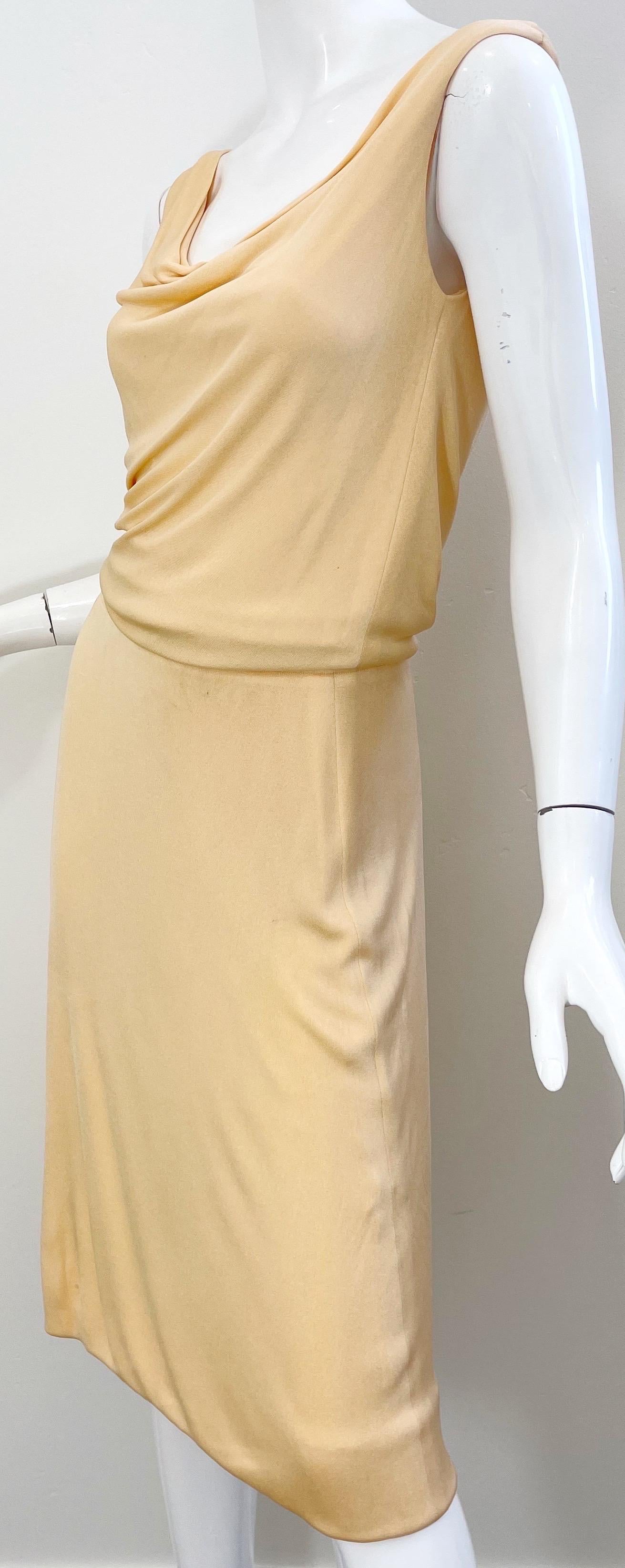 1970er Halston Champagnerfarbenes ärmelloses Vintage 70er Jahre Kleid aus Seidenjersey im Angebot 5