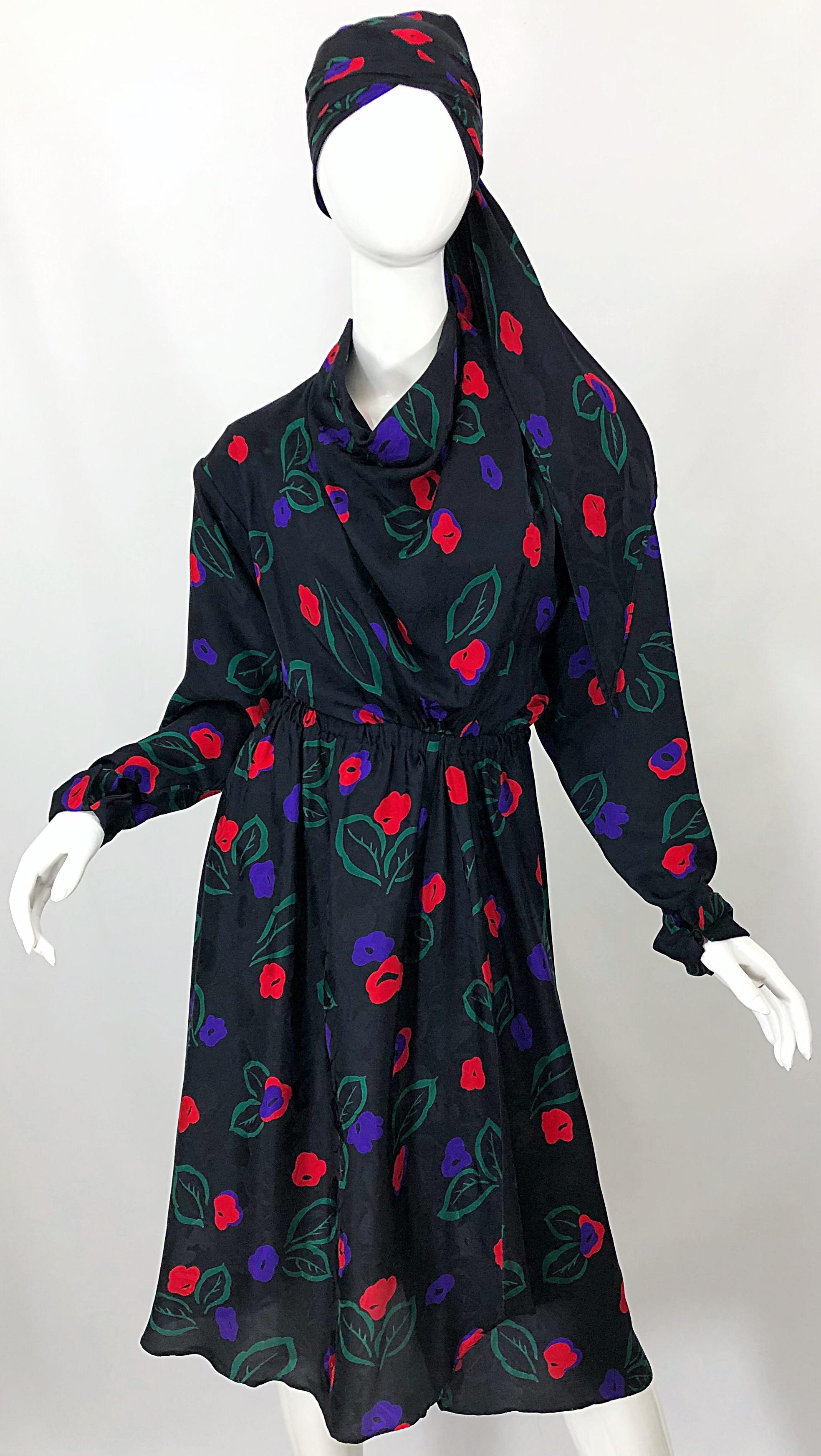1970s Halston Size 12 / 14 Perwinkle Print Silk Damask Vintage 70s Wrap Dress For Sale 4