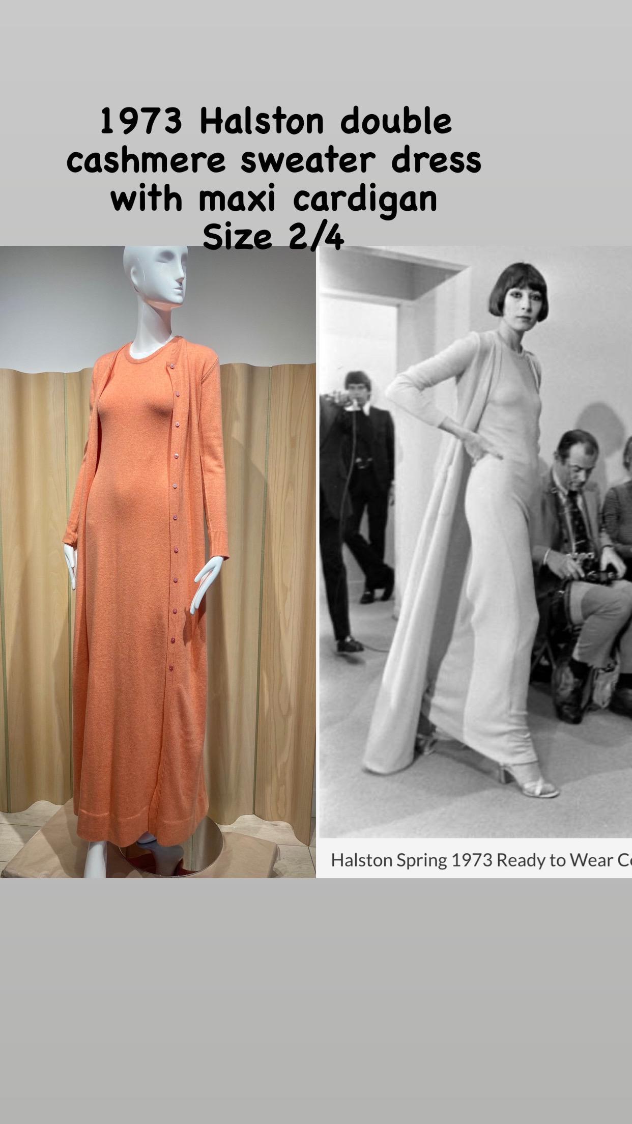 1970er Halston Tangerine Kaschmir Maxi ärmelloses Kleid und Strickjacke Set Damen im Angebot