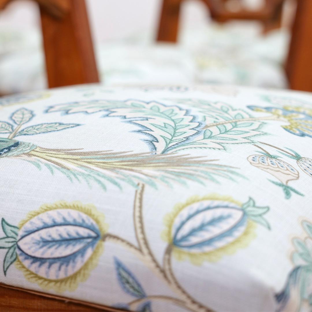 1970s Hand Carved Brutalist Dining Table & Chairs by Aquarius Enterprises en vente 3