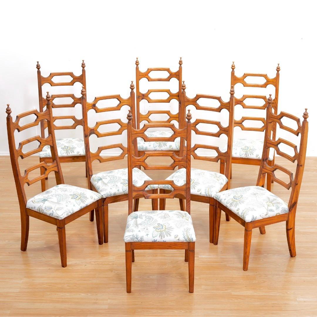 Sud-africain 1970s Hand Carved Brutalist Dining Table & Chairs by Aquarius Enterprises en vente