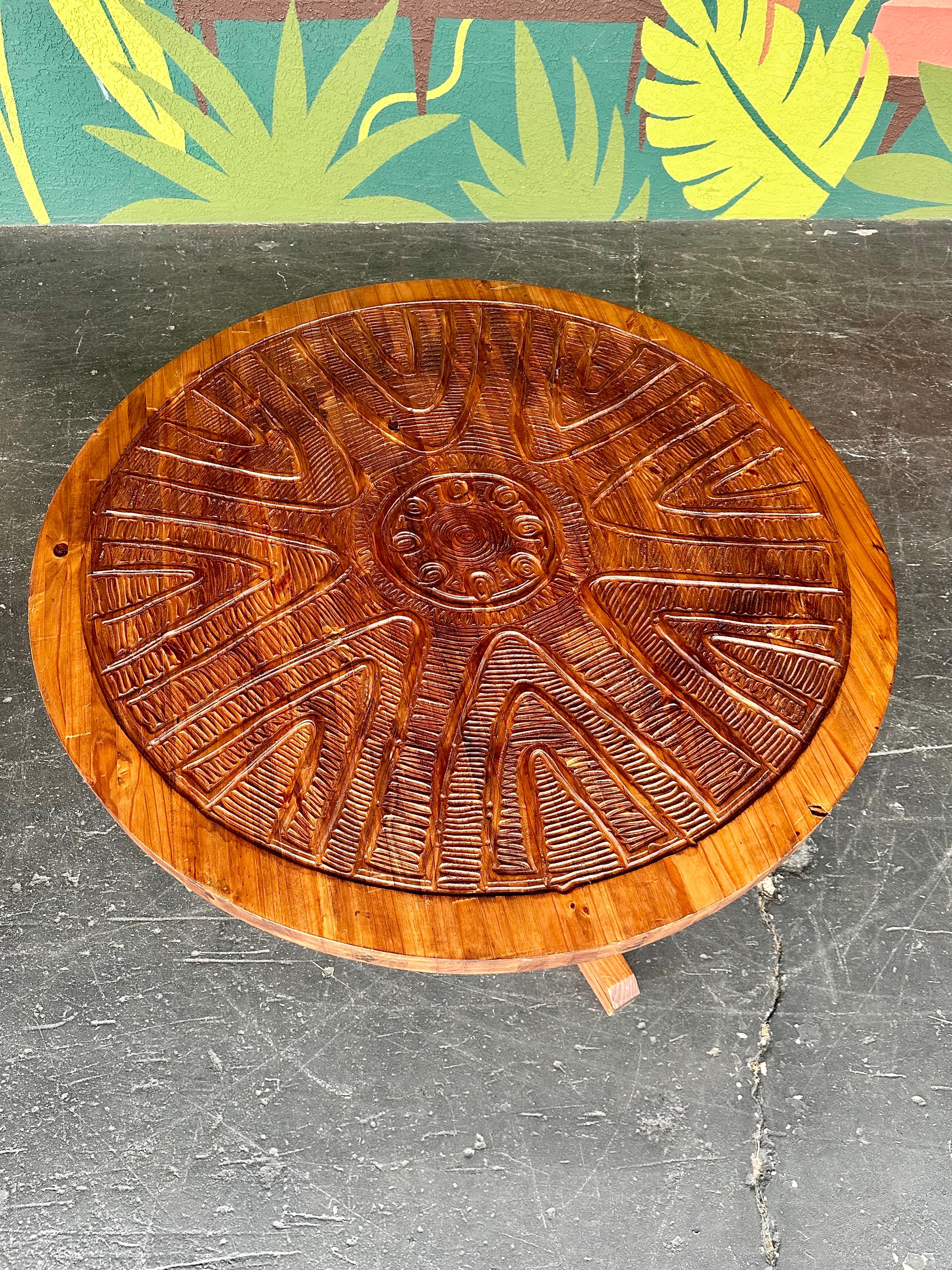 Brutalisme Table de salle à manger en pin brutaliste des années 1970, sculptée à la main par Aquarius Industries