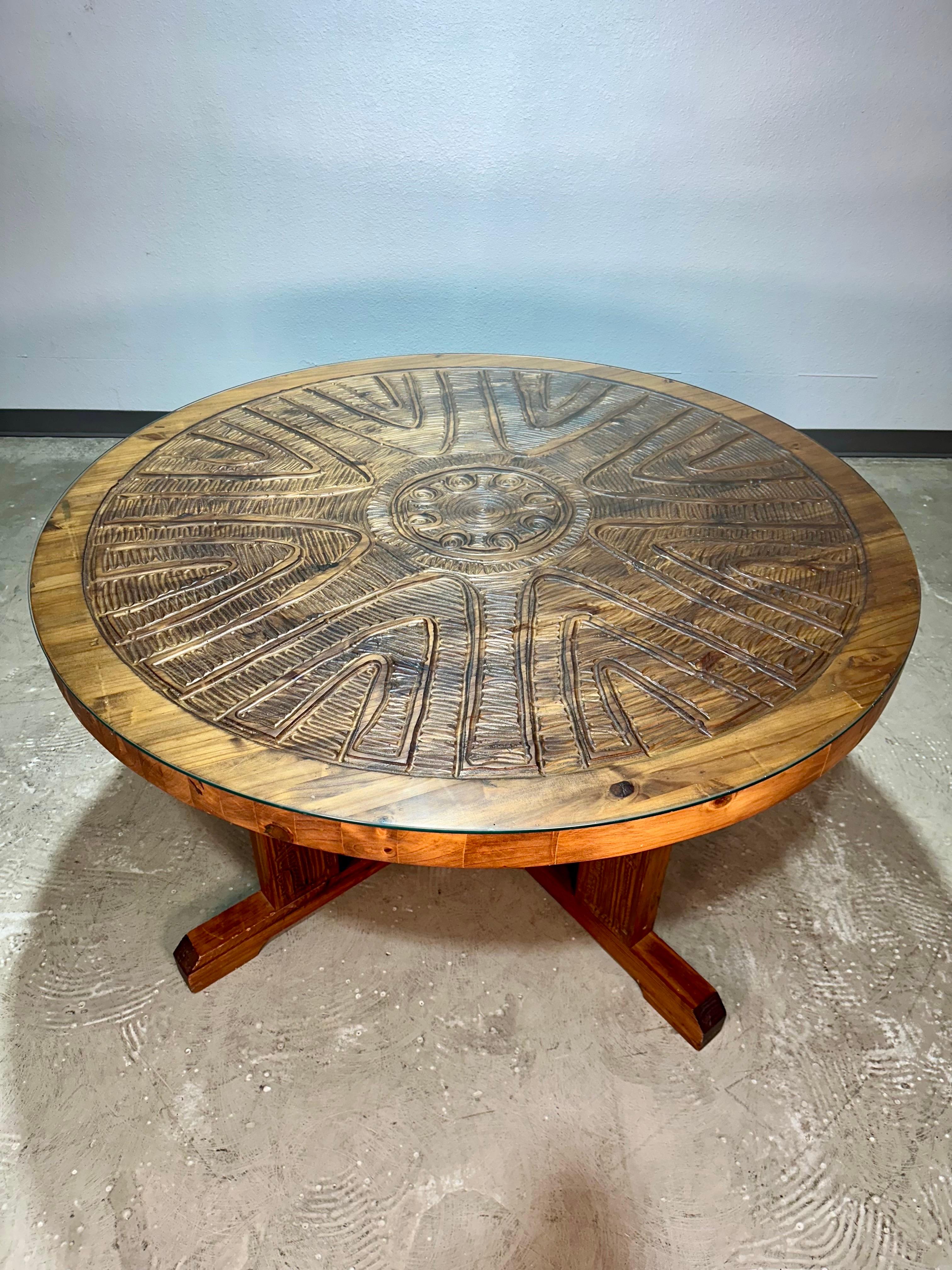 Table de salle à manger en pin brutaliste des années 1970, sculptée à la main par Aquarius Industries 2