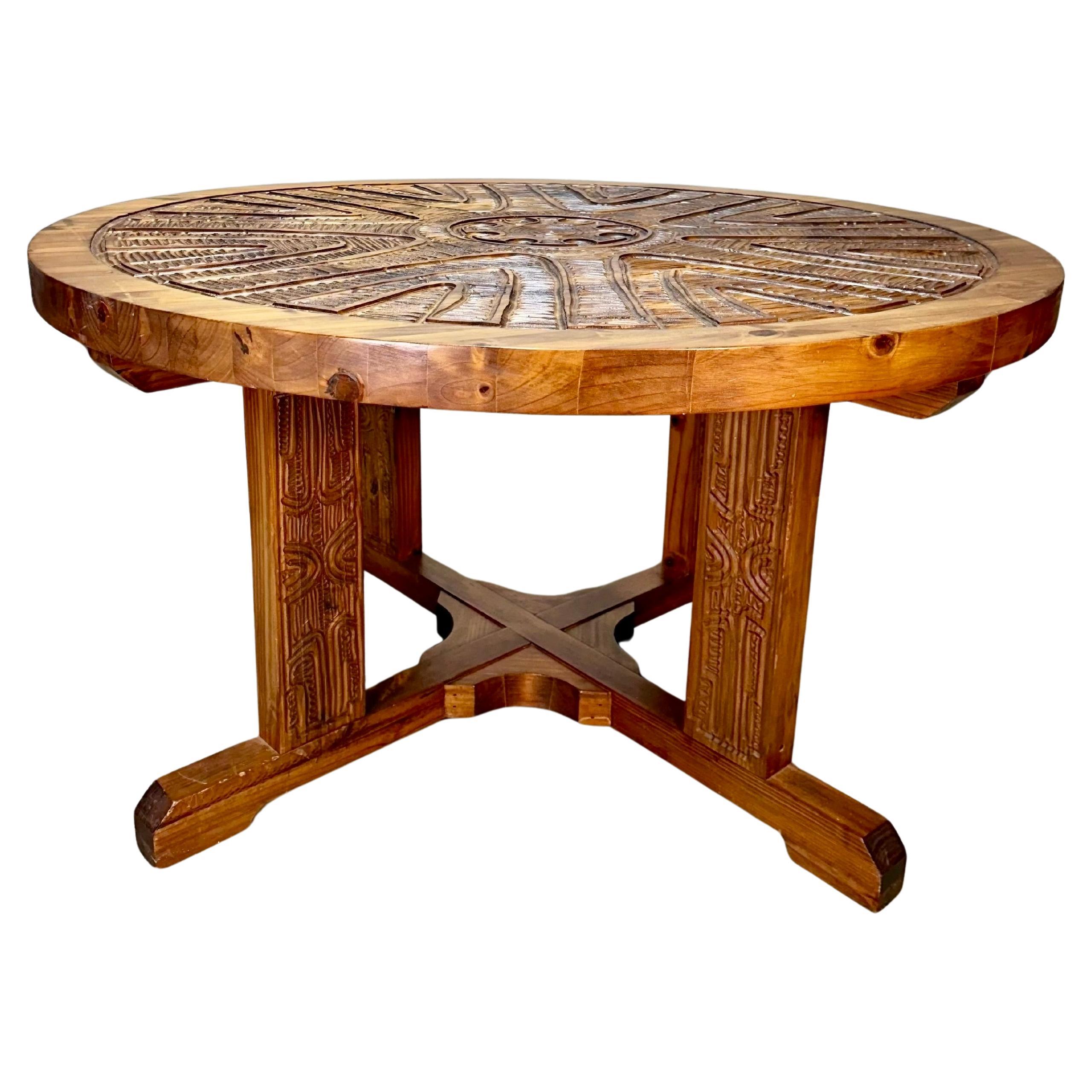 Table de salle à manger en pin brutaliste des années 1970, sculptée à la main par Aquarius Industries