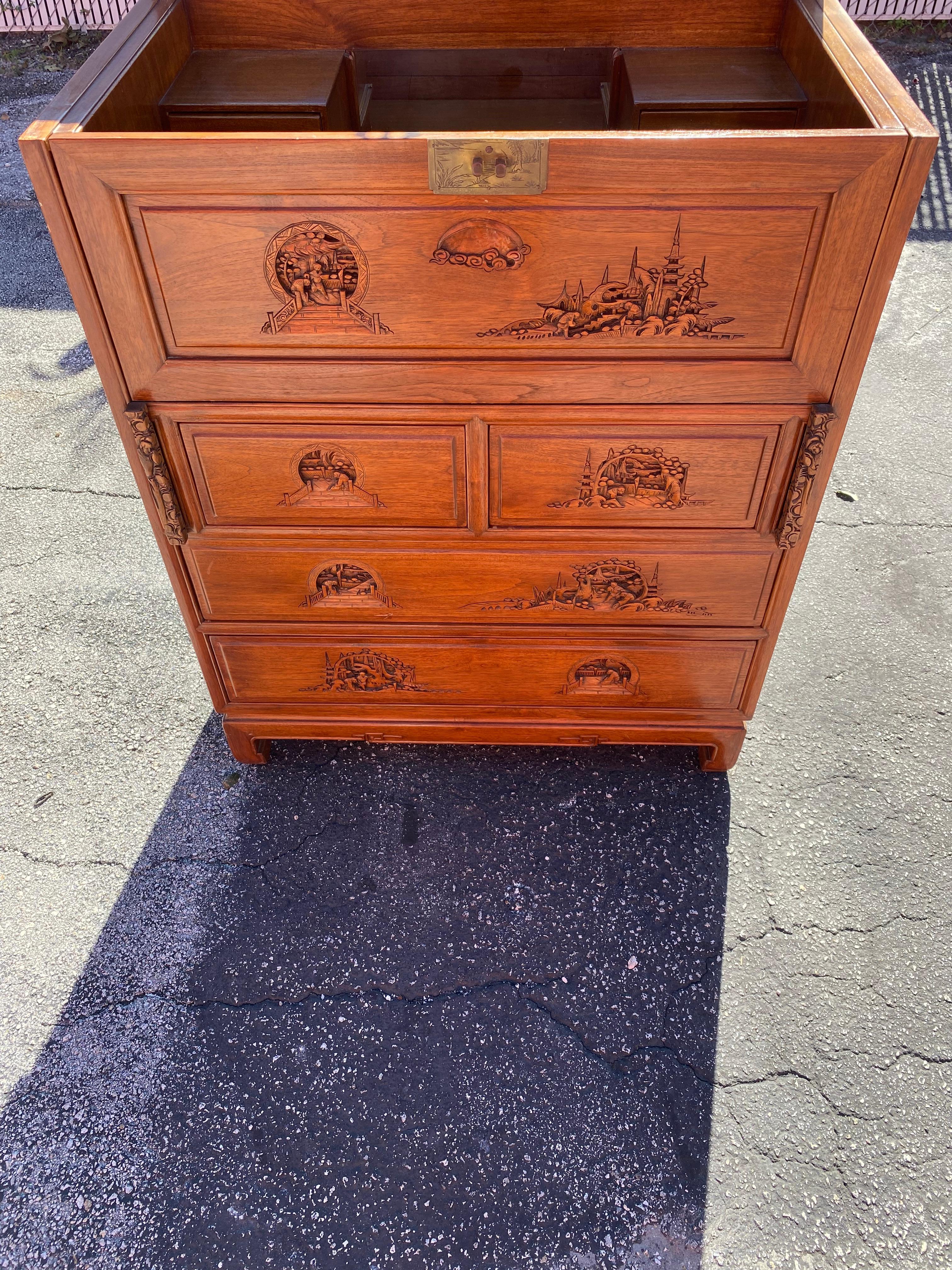 Asian 1970s Hand Carved Chinoserie Trunk Secretaires Desk  For Sale