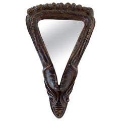 Miroir en résine sculpté à la main des années 1970