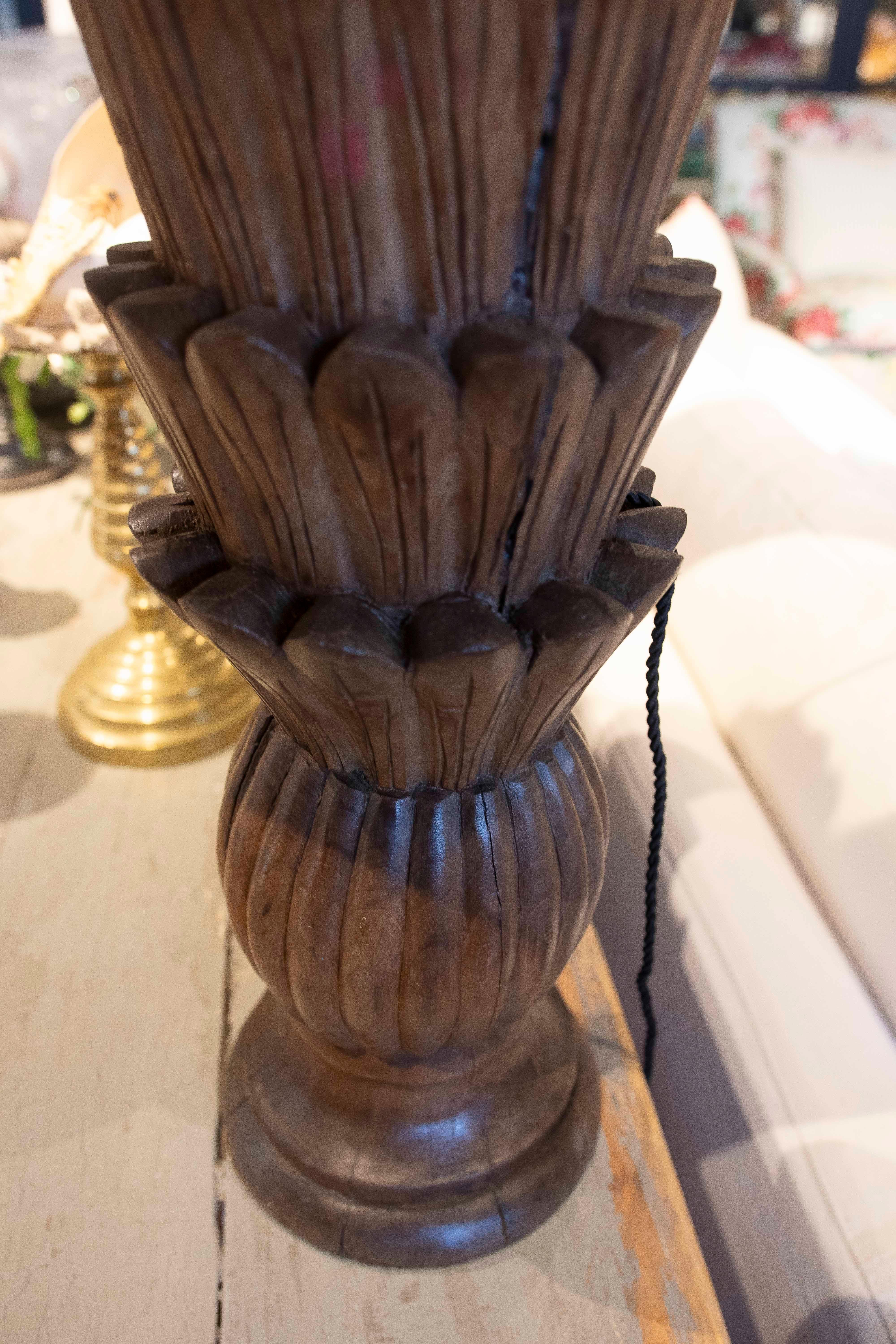 1970s Hand-Carved Wooden Lamp in the Shape of a Flower 10