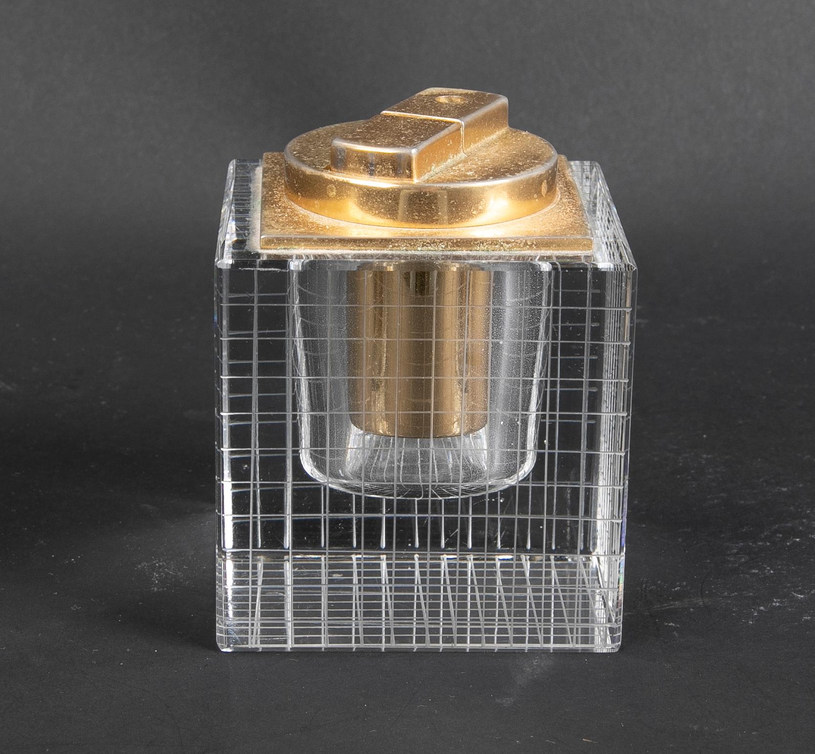 1970s Hand-Cut Crystal Lighter with Gilded Metal  In Good Condition For Sale In Marbella, ES