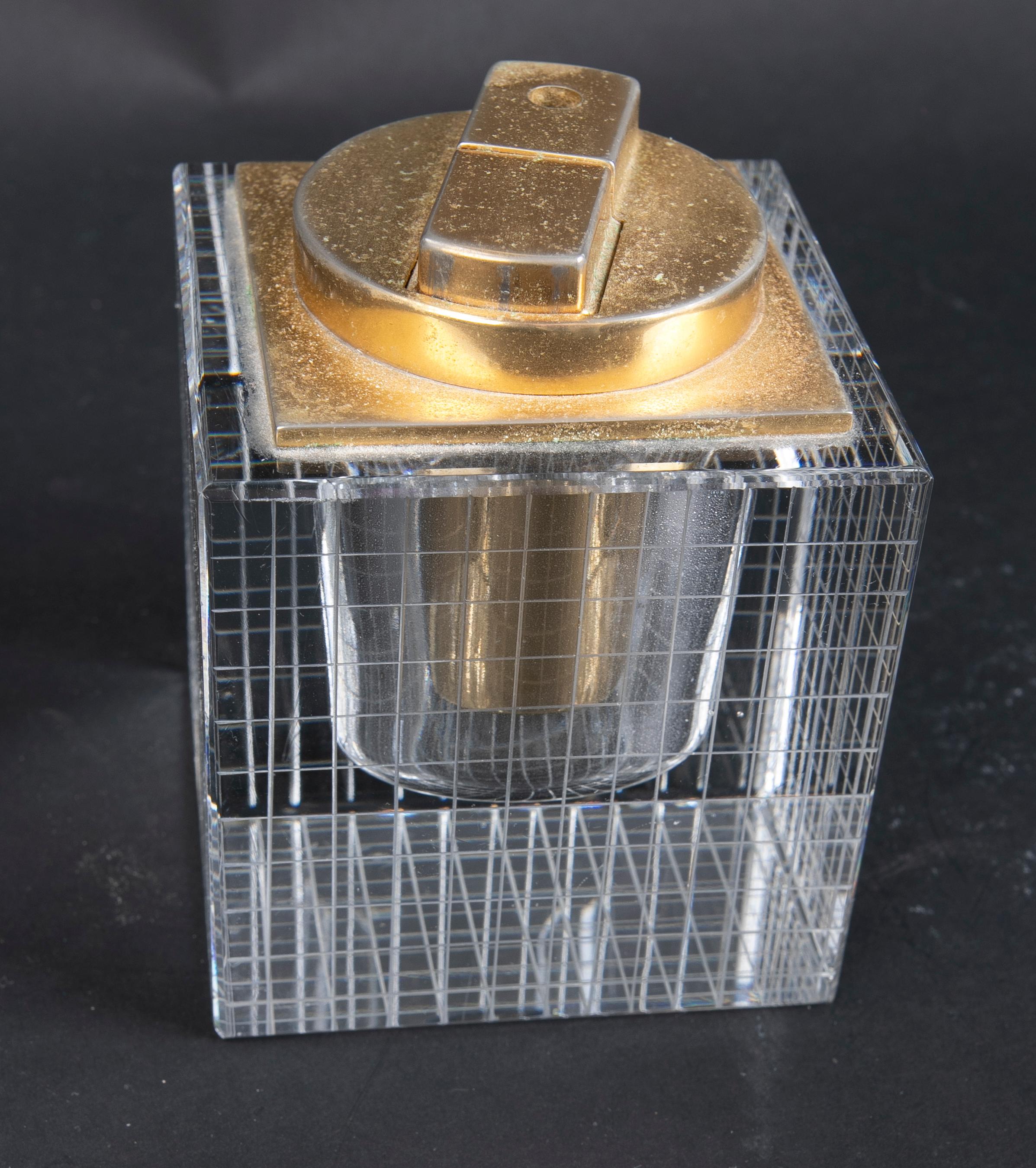 Handgeschnittenes Kristallfeuerzeug mit vergoldetem Metall aus den 1970er Jahren  im Angebot 2