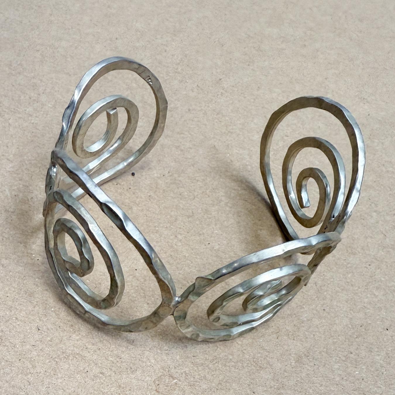 Mid-Century Modern 1970s Hand Hammered Sterling Silver Spiral Cuff Bracelet Taxco For Sale