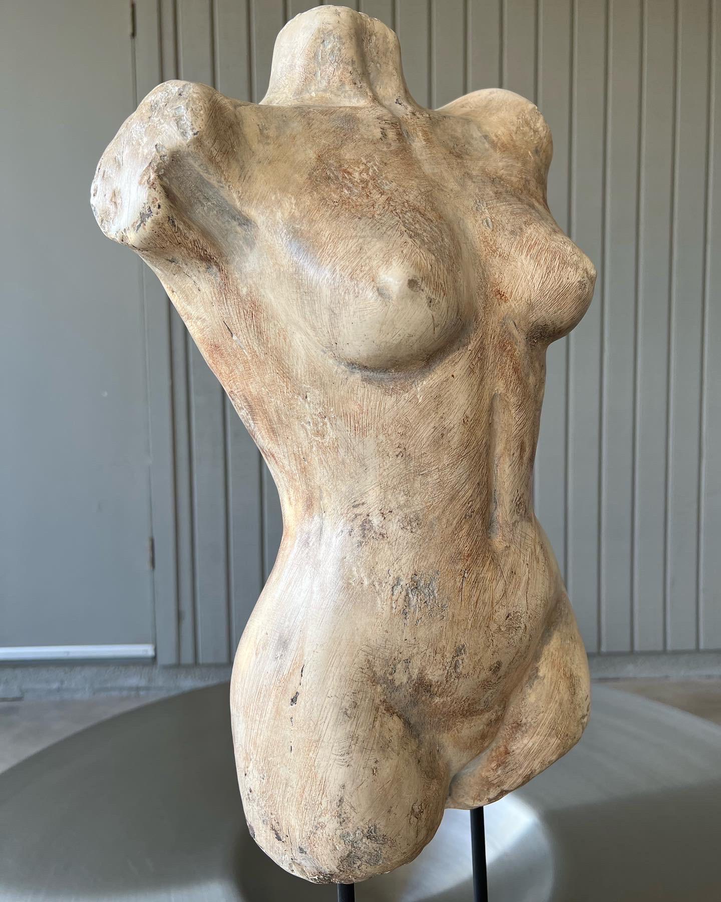 Américain Sculpture en buste de femme réalisée et peinte à la main dans les années 1970  en vente
