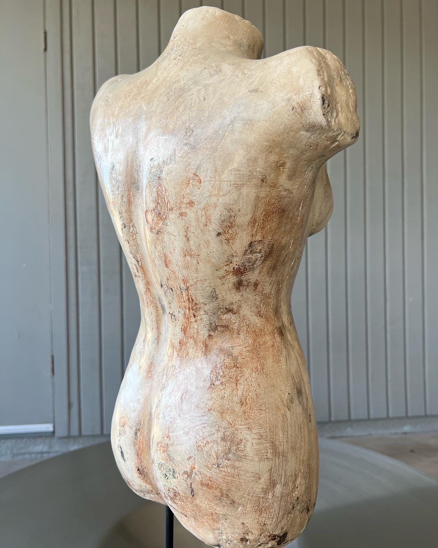 Sculpture en buste de femme réalisée et peinte à la main dans les années 1970  en vente 1