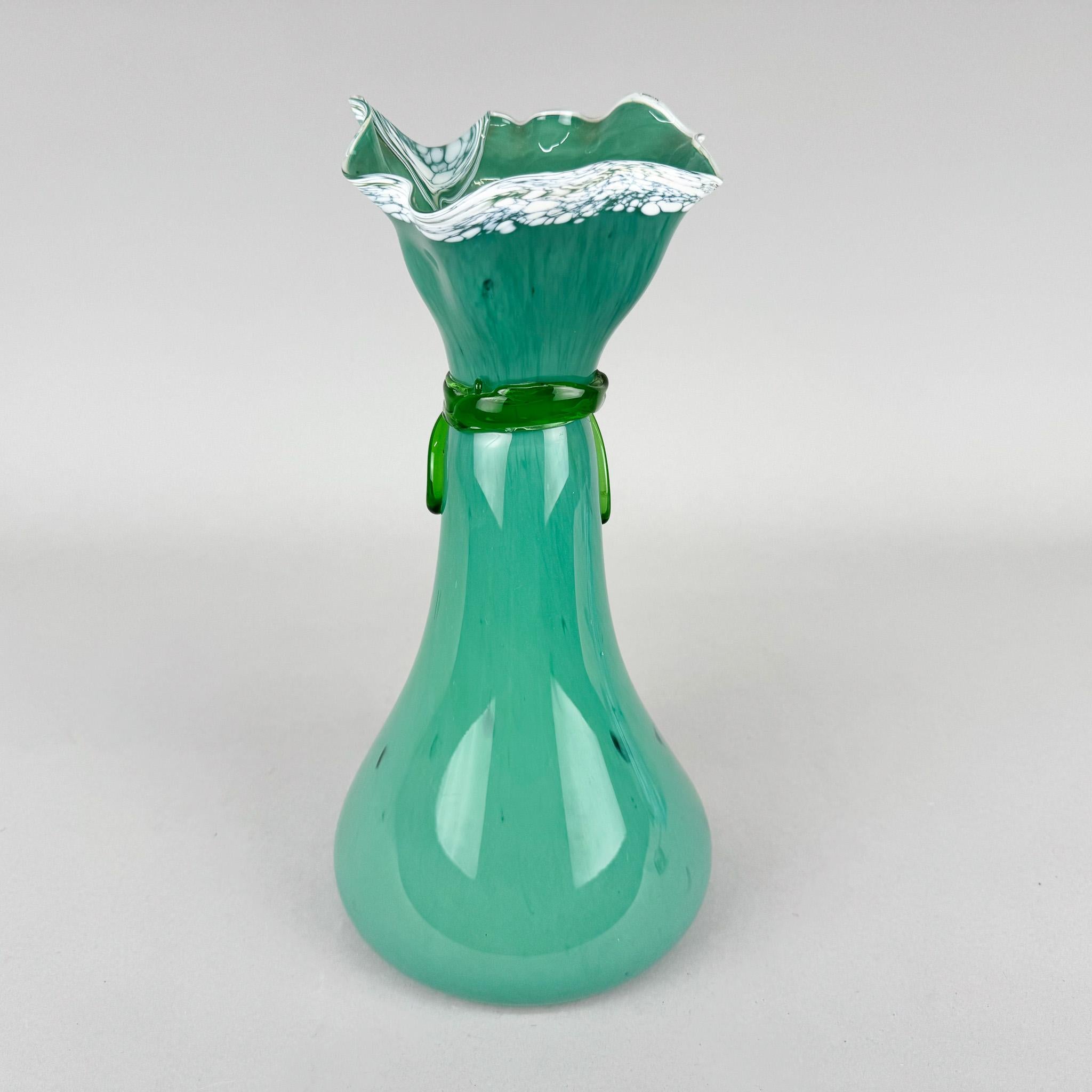 1970er Hand Made Kunstglas Vase (20. Jahrhundert) im Angebot
