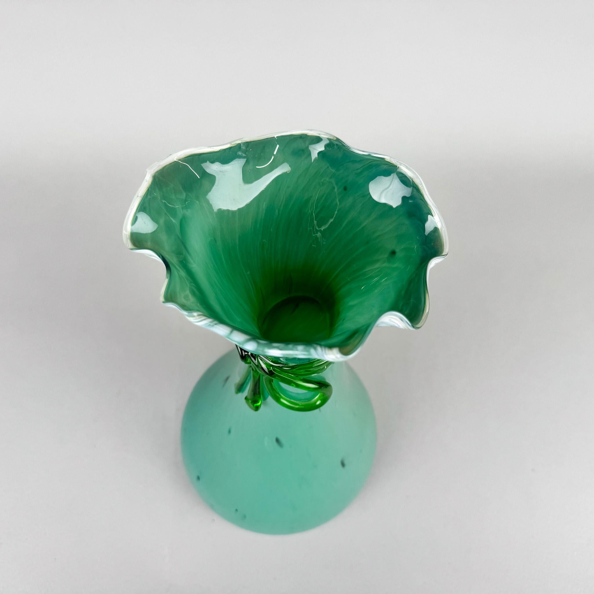 1970er Hand Made Kunstglas Vase (Glas) im Angebot