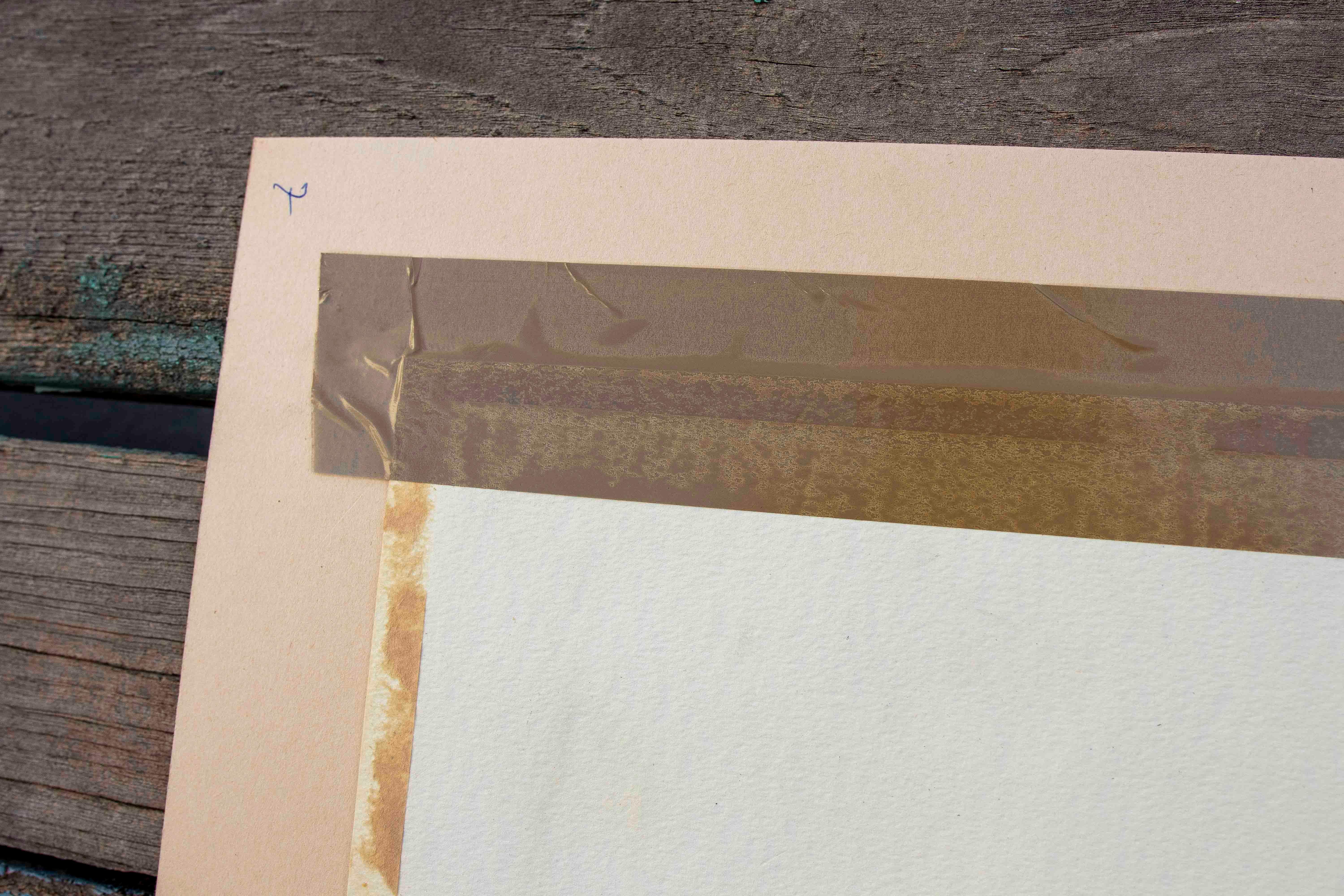 Stampa degli anni '70 dipinta a mano e firmata di un fienile con alberi e vegetazione in vendita 8