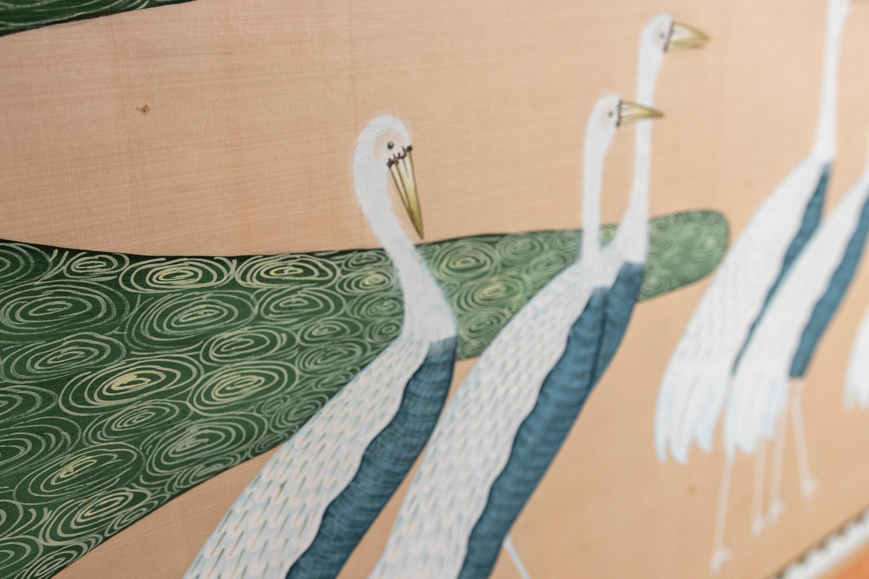 1970er Jahre Handgemalte Vogelmalerei auf Seide mit vermessingtem Rahmen  im Angebot 7