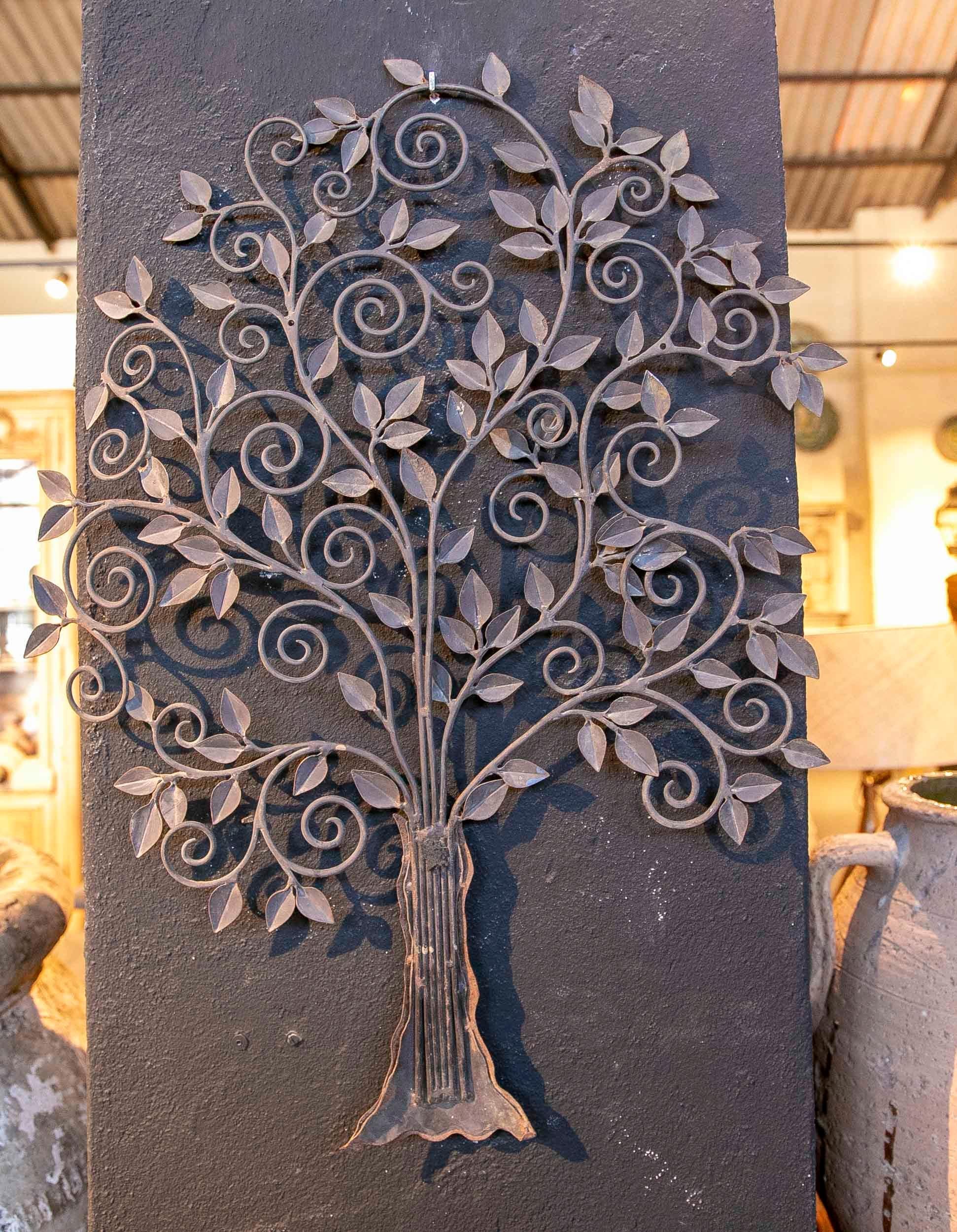 1970s Hand-Painted Decorative Iron Tree for Wall Hanging For Sale 9