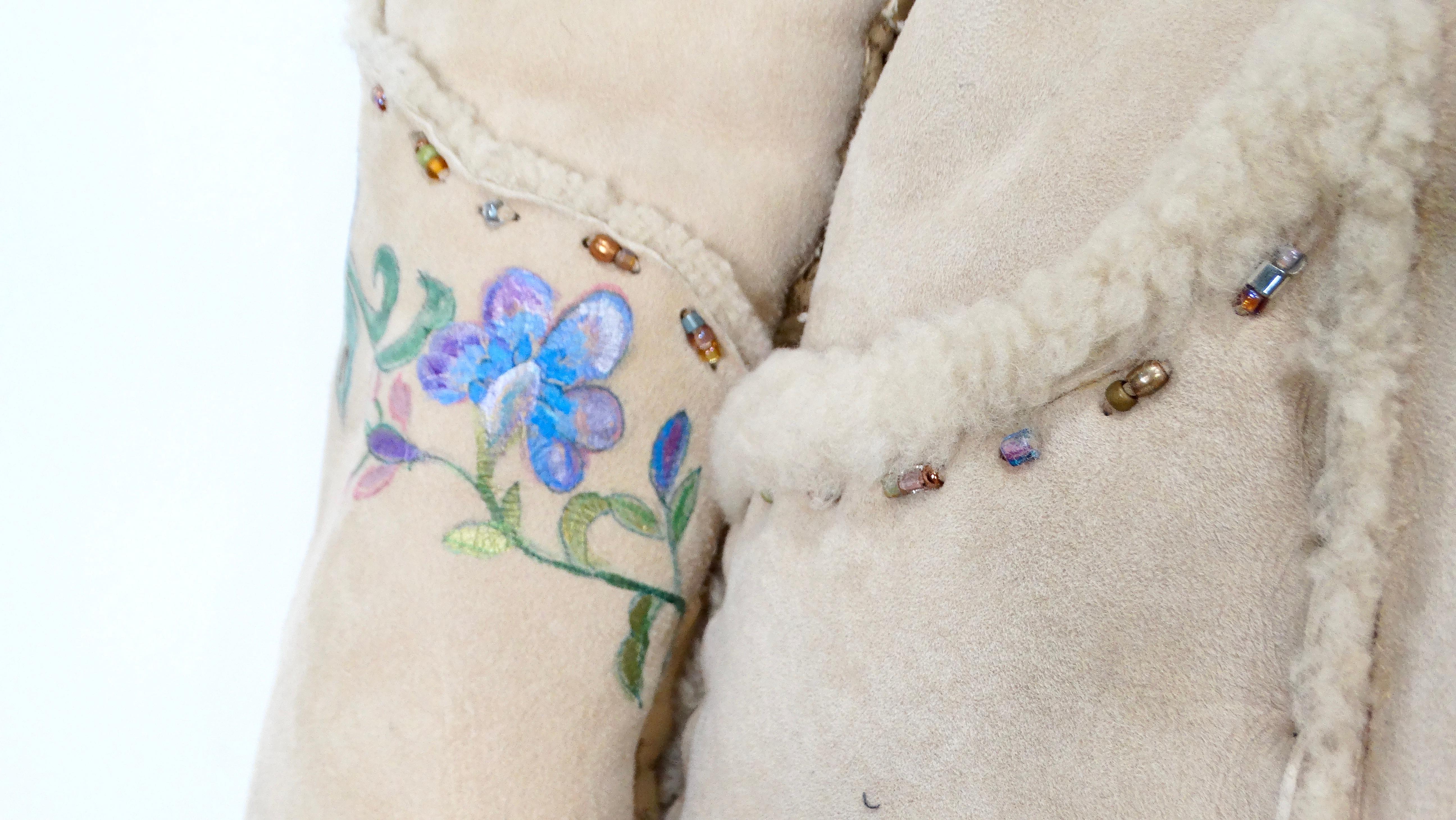 1970s Hand-Painted Floral Beige Suede Jacket With Faux Fur Trim For Sale 3