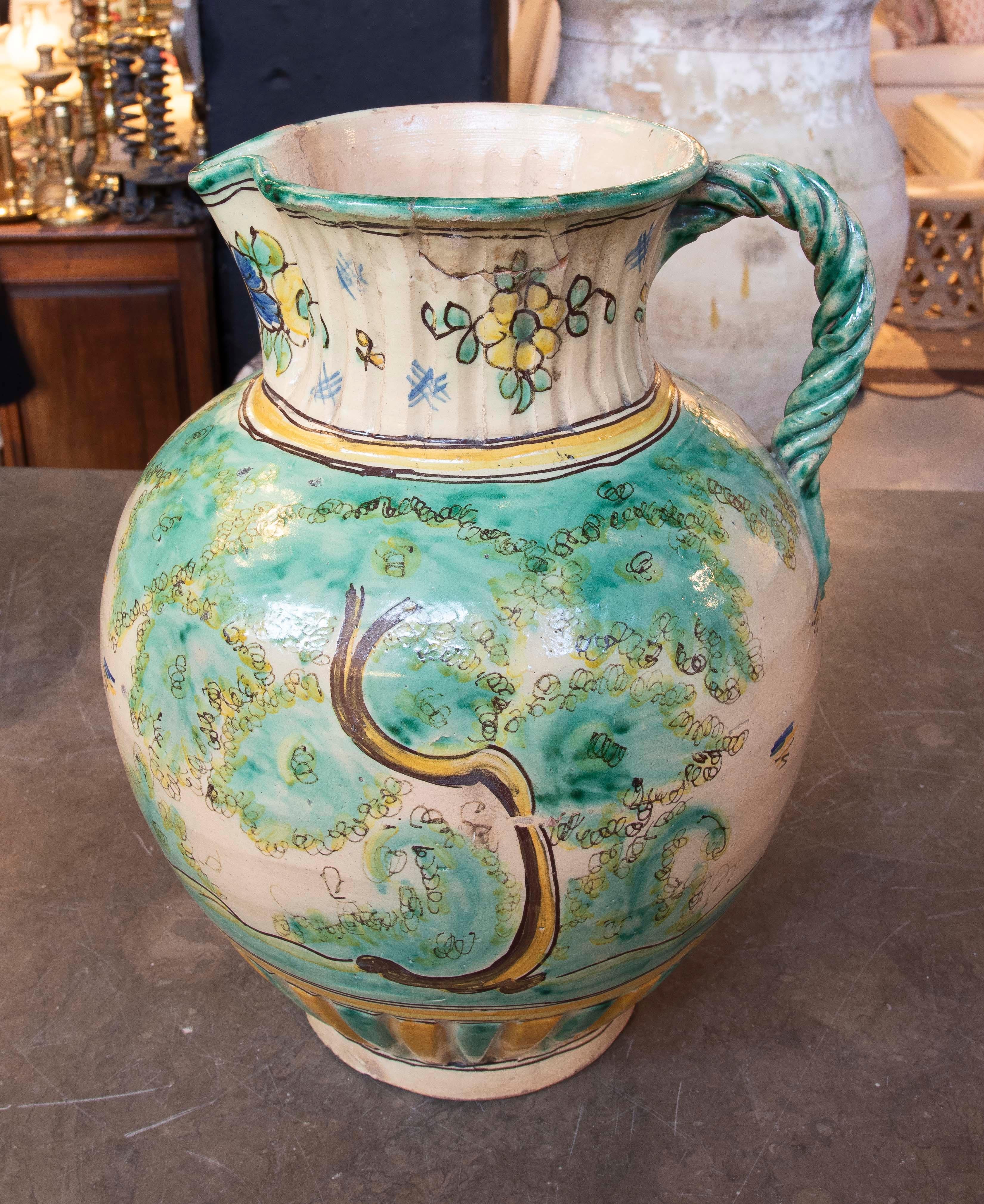 1970s Hand-painted Glazed Spanish Ceramic Jug from Puente del Arzobispo. For Sale 1