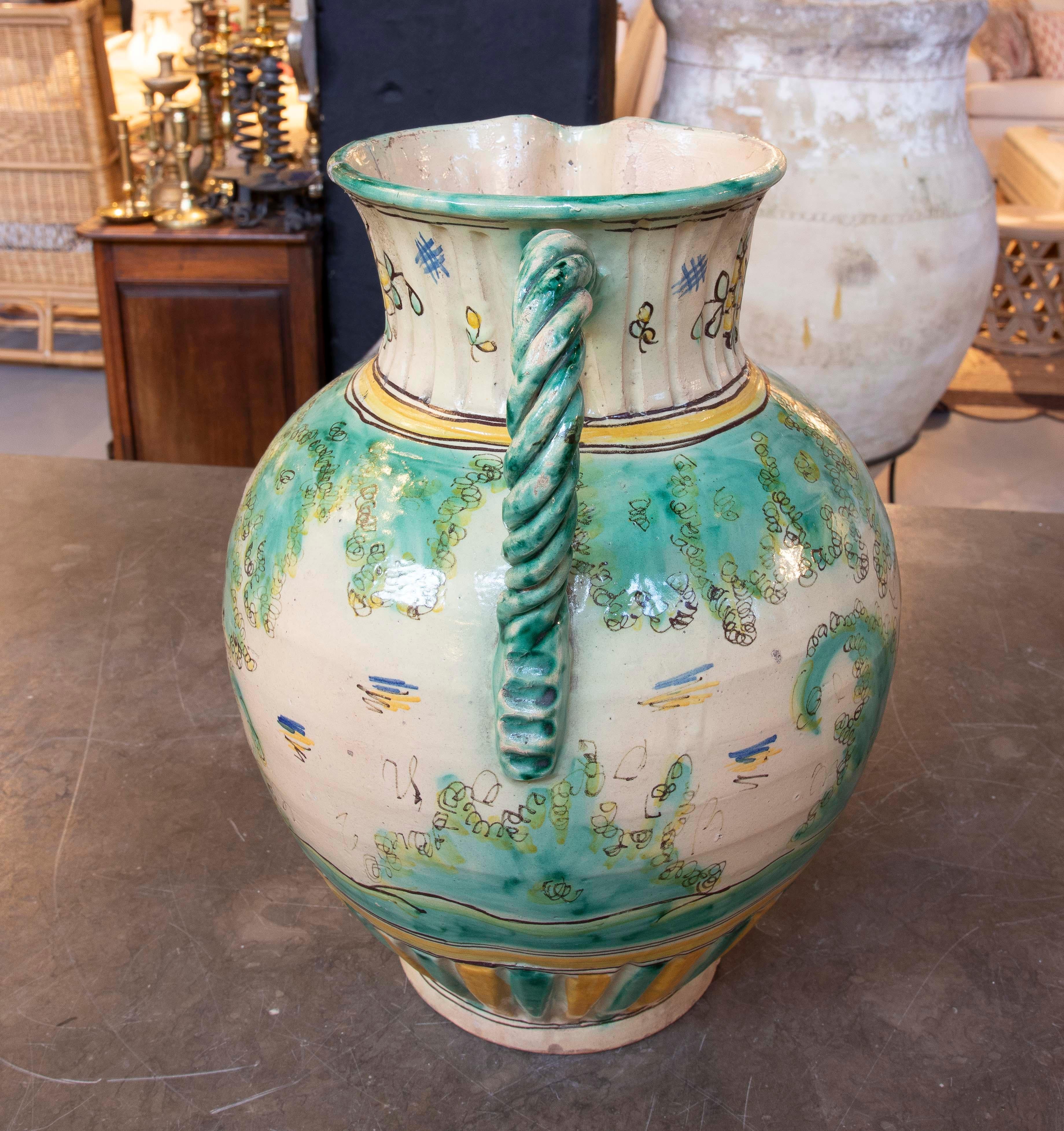 1970s Hand-painted Glazed Spanish Ceramic Jug from Puente del Arzobispo. For Sale 3