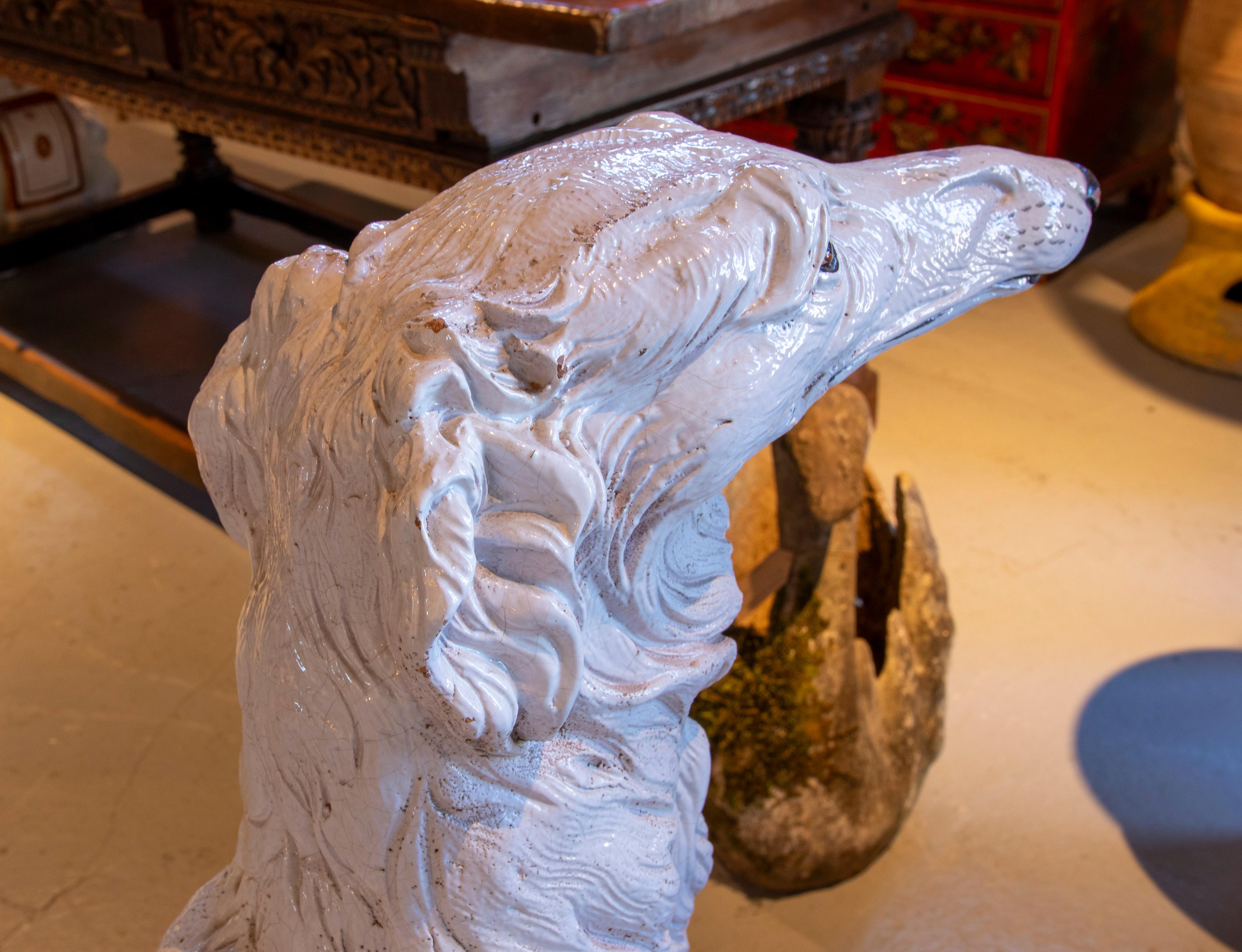 1970er Jahre Handbemalte, glasierte Terrakotta-Skulptur eines russischen Windhundes (Barsoi), Italien im Angebot 5