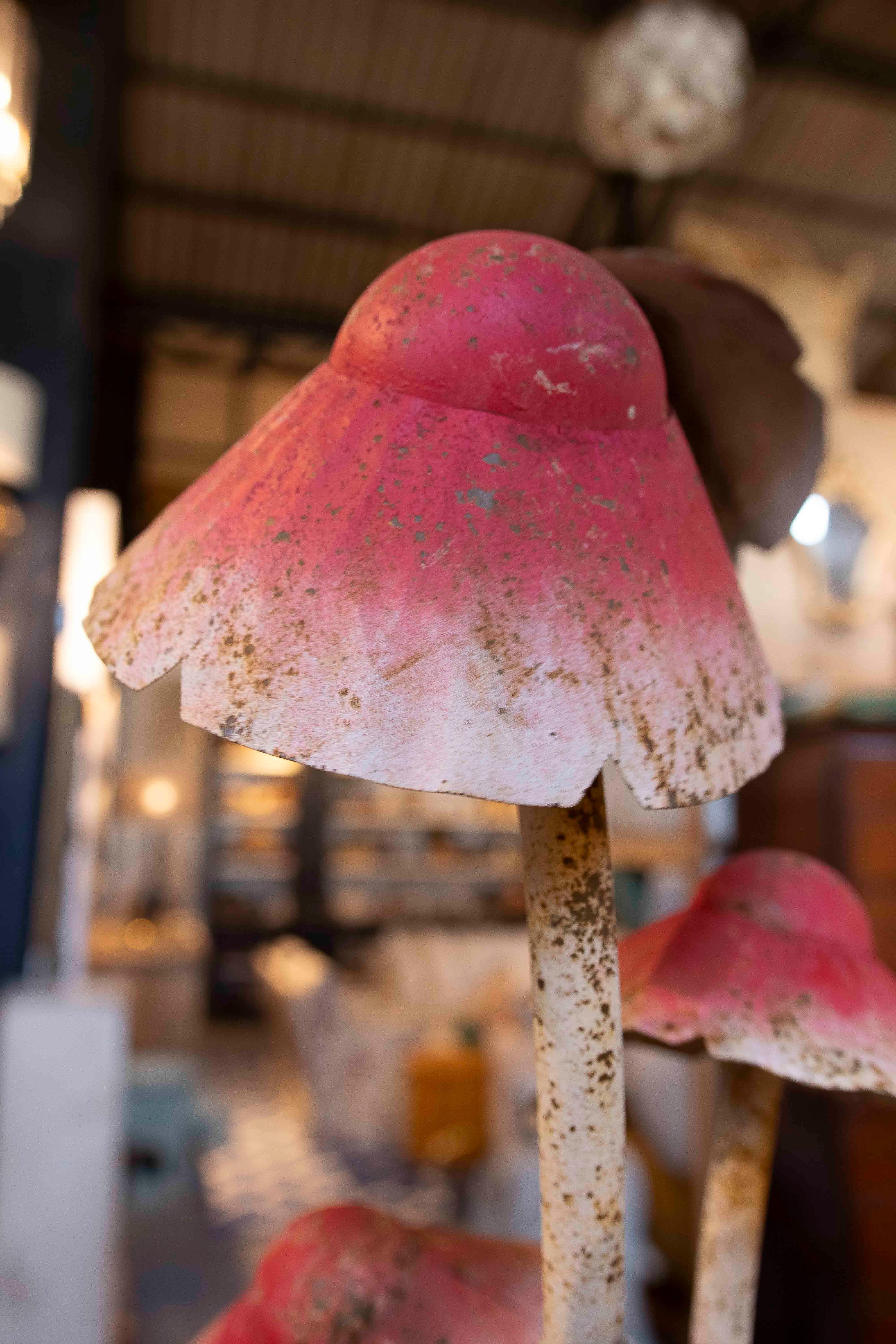 1970er Jahre Handbemalte Pilz-Skulptur aus Eisen im Angebot 3