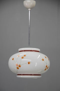 Lampada a sospensione in vetro opalino dipinta a mano degli anni '70, stile Mid-Century Vintage