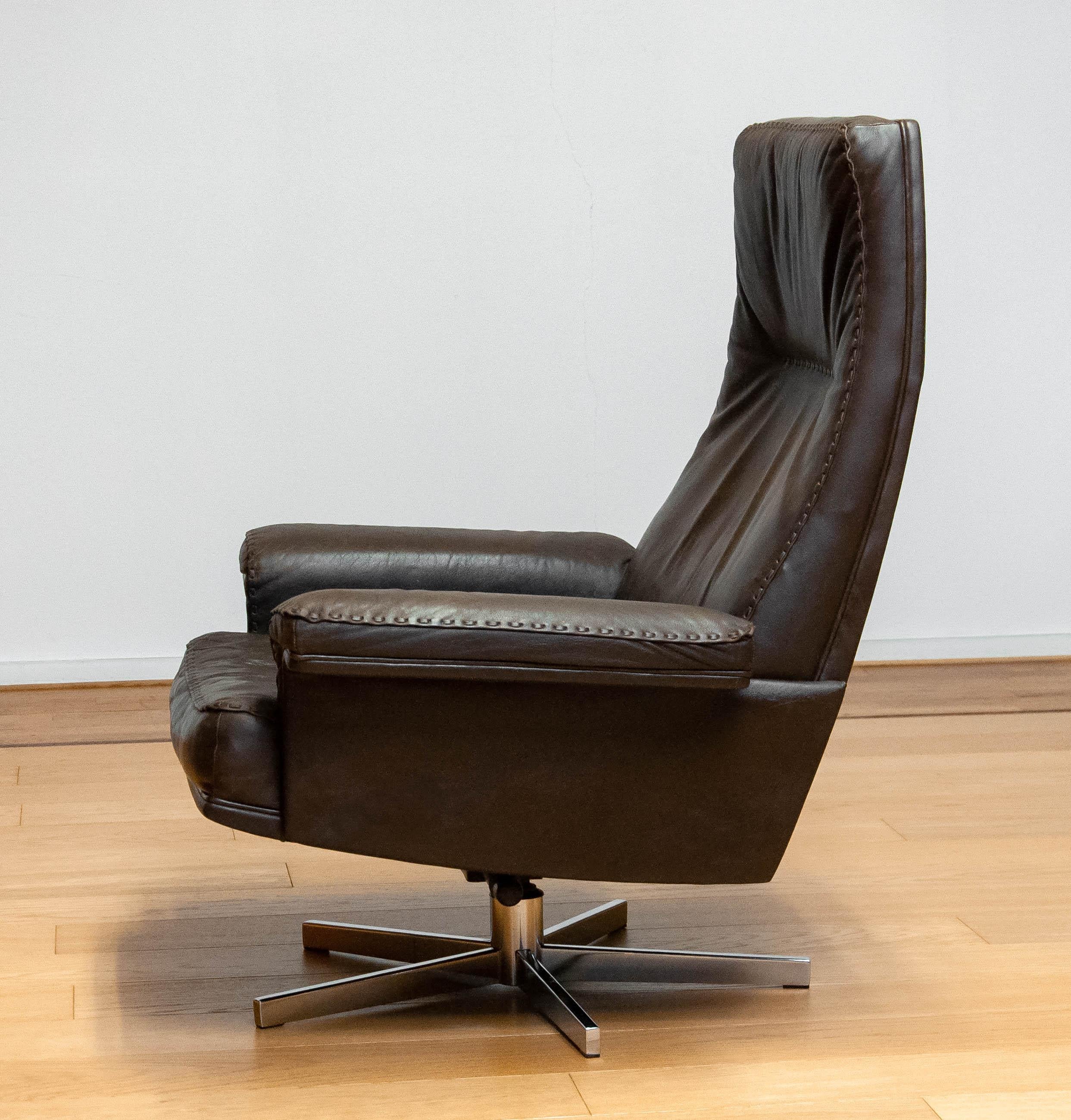 Swiss 1970s Handstitched Brown Leather Swivel Chair with Chrome Base by De Sede DS-35