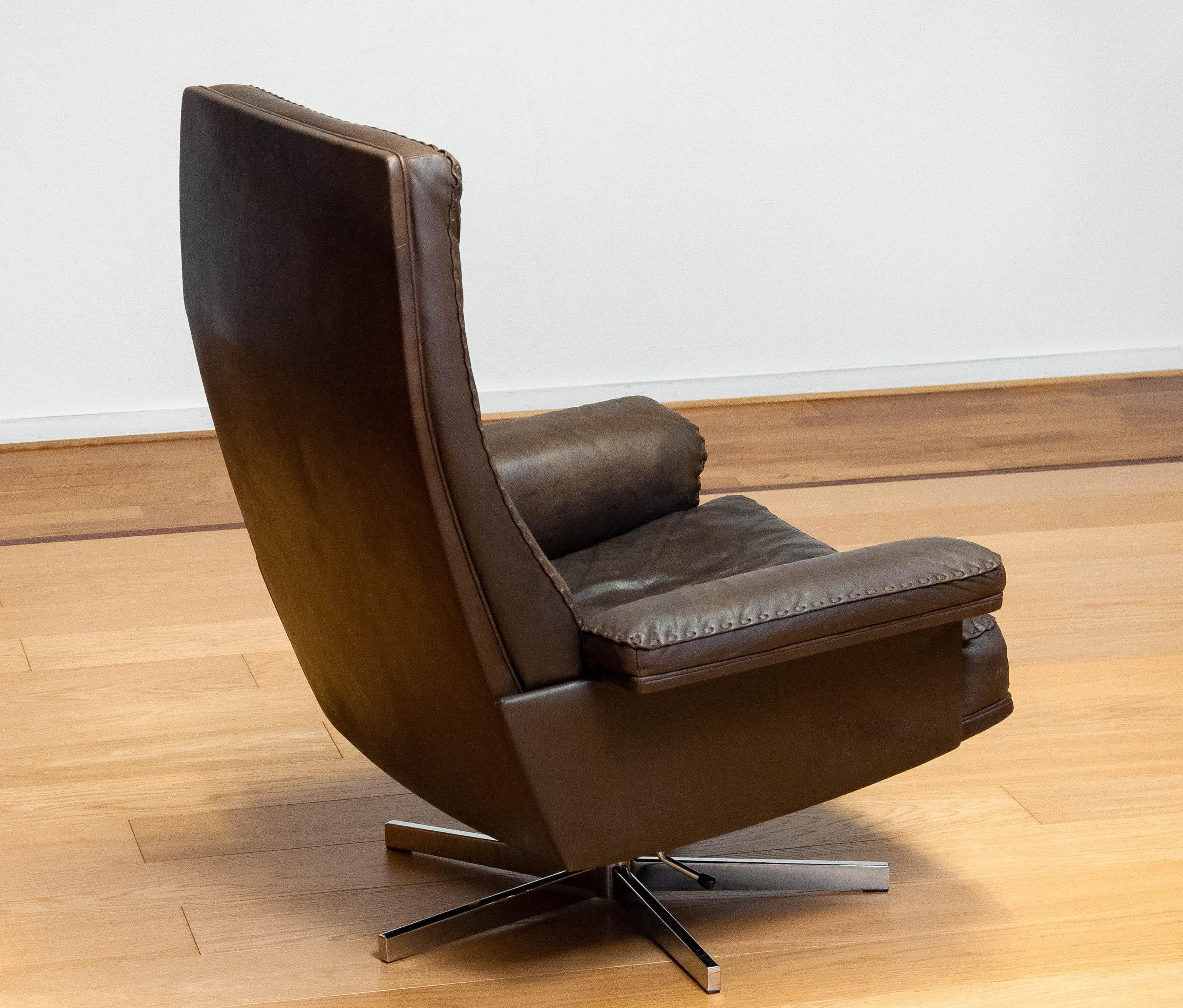 Late 20th Century 1970s Handstitched Brown Leather Swivel Chair with Chrome Base by De Sede DS-35