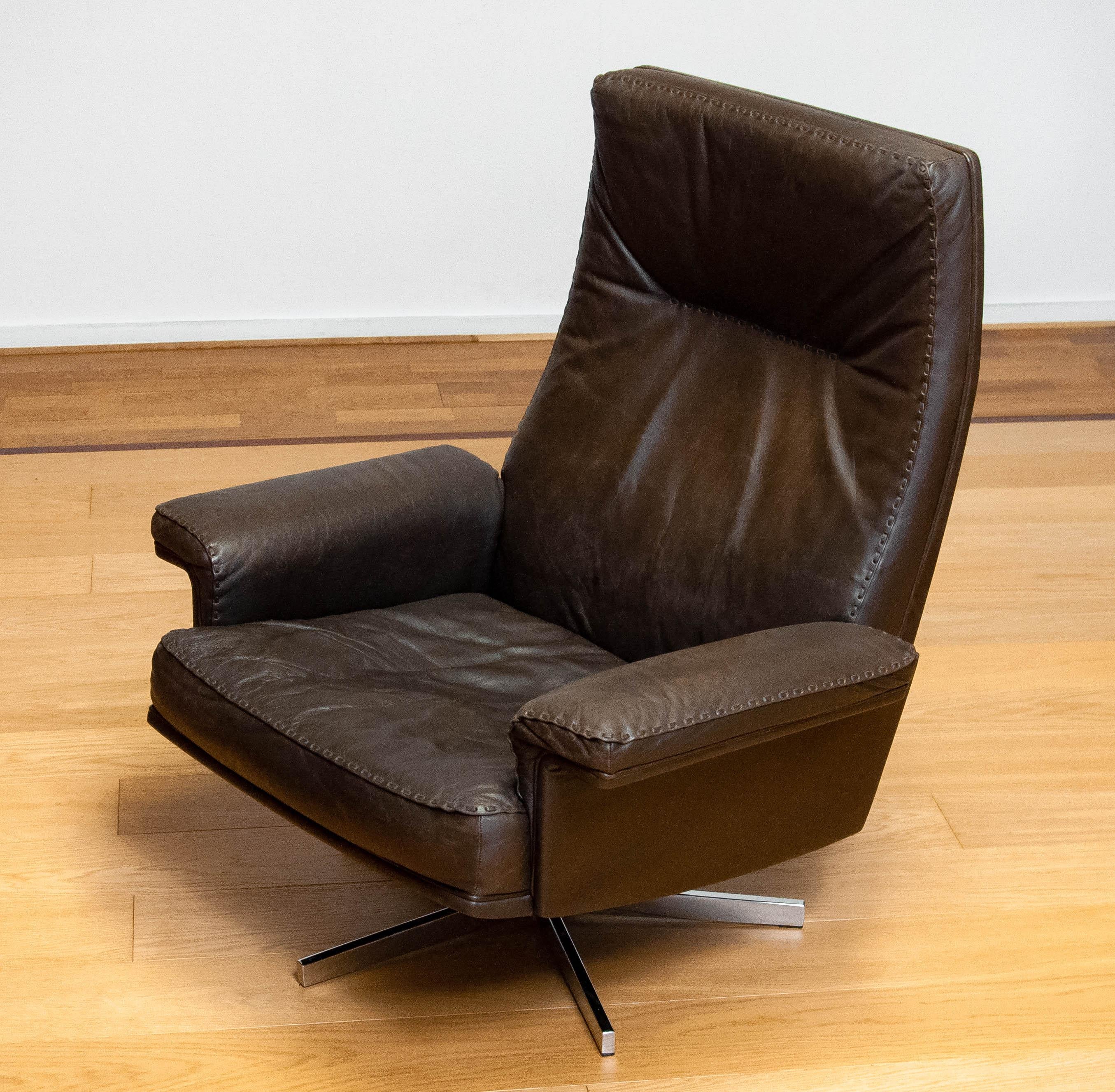 1970s Handstitched Brown Leather Swivel Chair with Chrome Base by De Sede DS-35 2