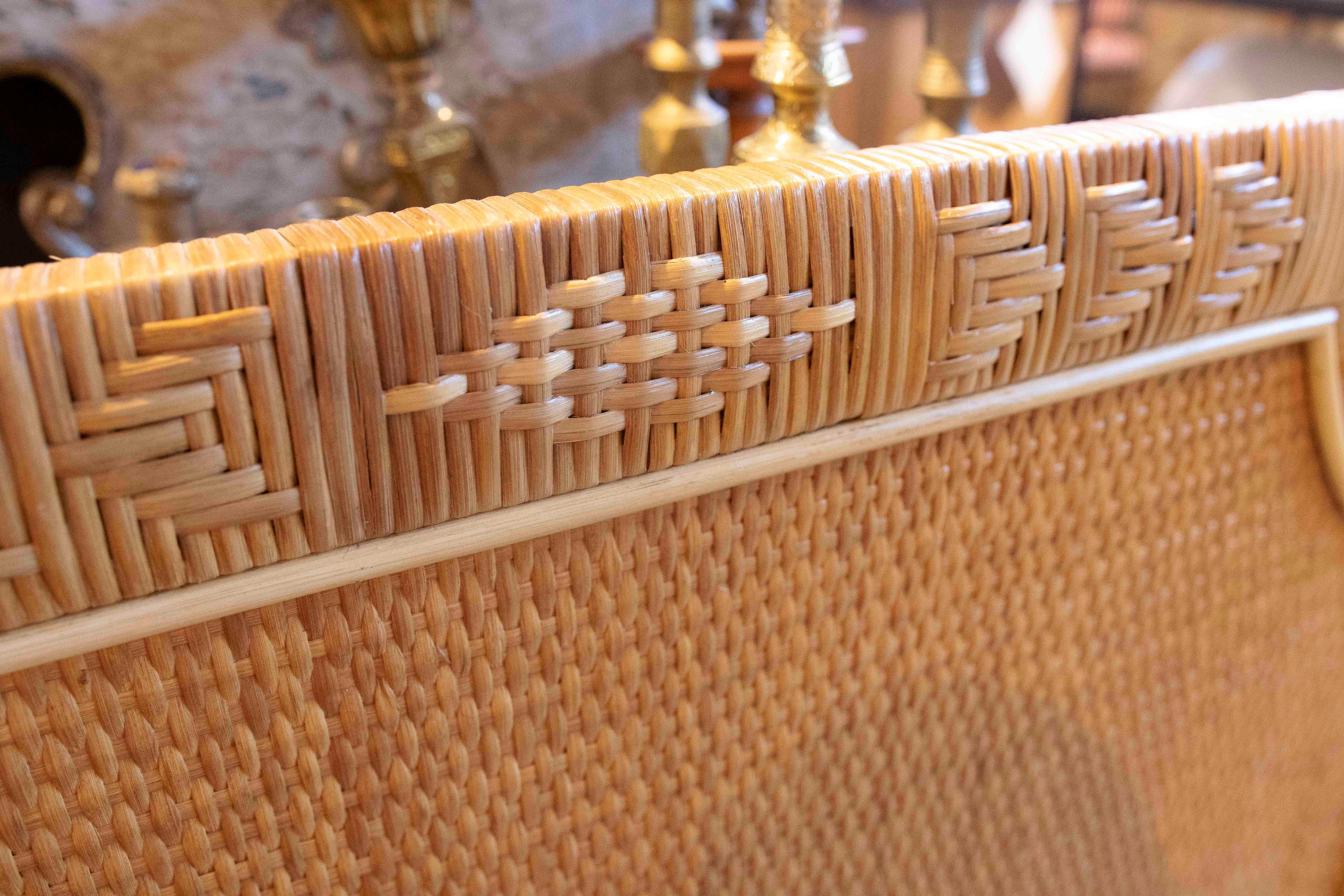 Testiera in rattan naturale intrecciato a mano degli anni '70 - stile tropicale vintage In condizioni buone in vendita a Marbella, ES