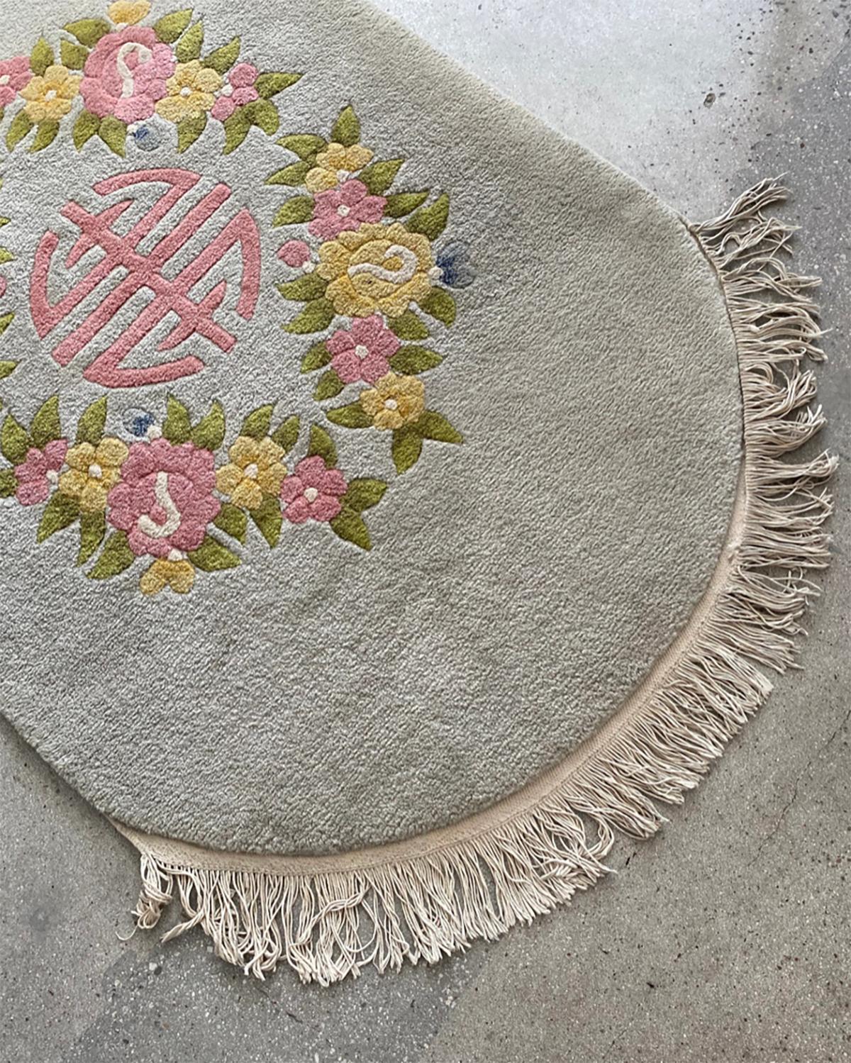 Early 20th Century 1970s Handmade Chinoiserie Chinese Rug with Fortune Symbals and Floral Design For Sale