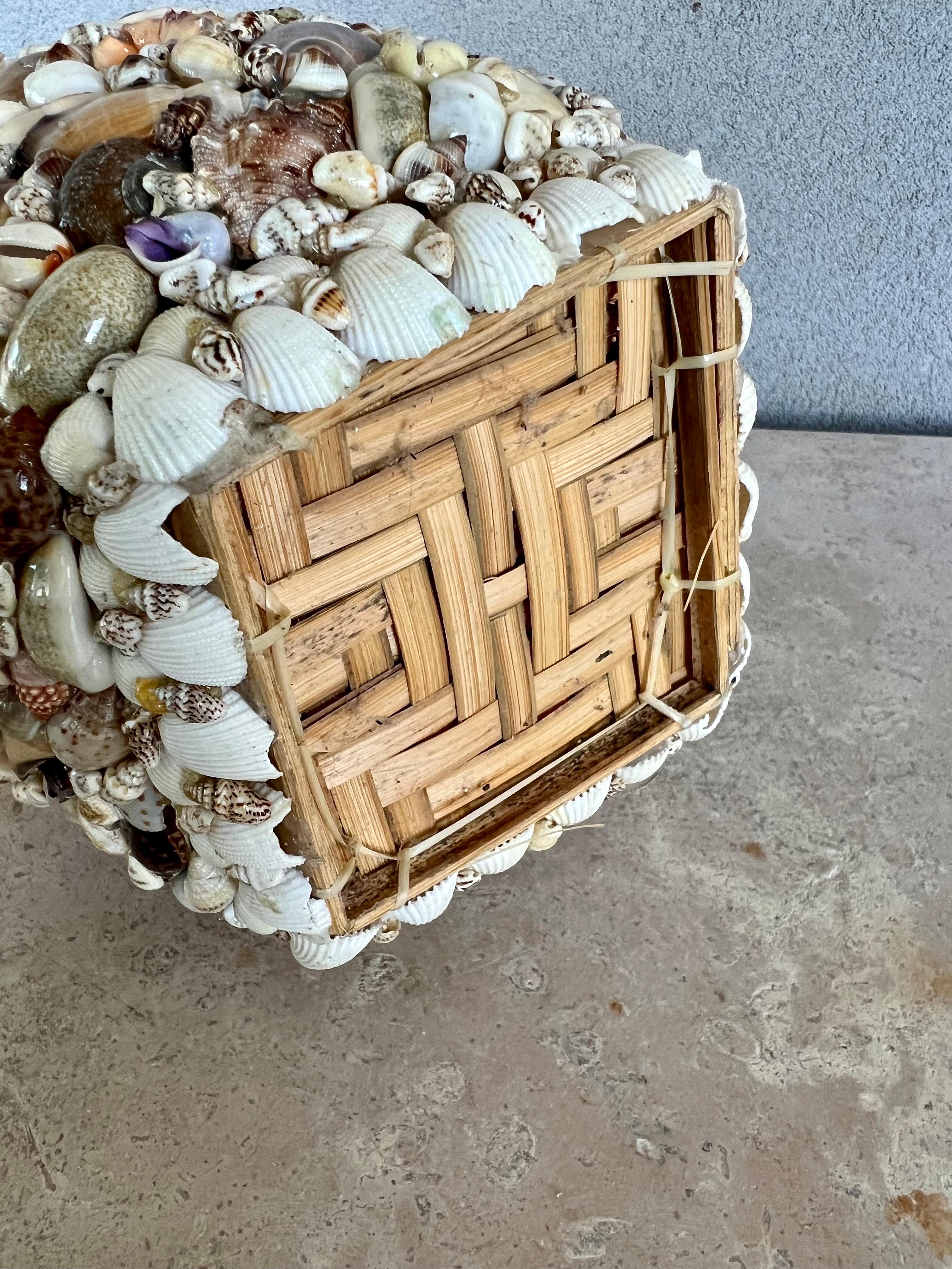 Jarrón Artístico de Concha de 1970 Hecho a Mano en Filipinas en venta 8