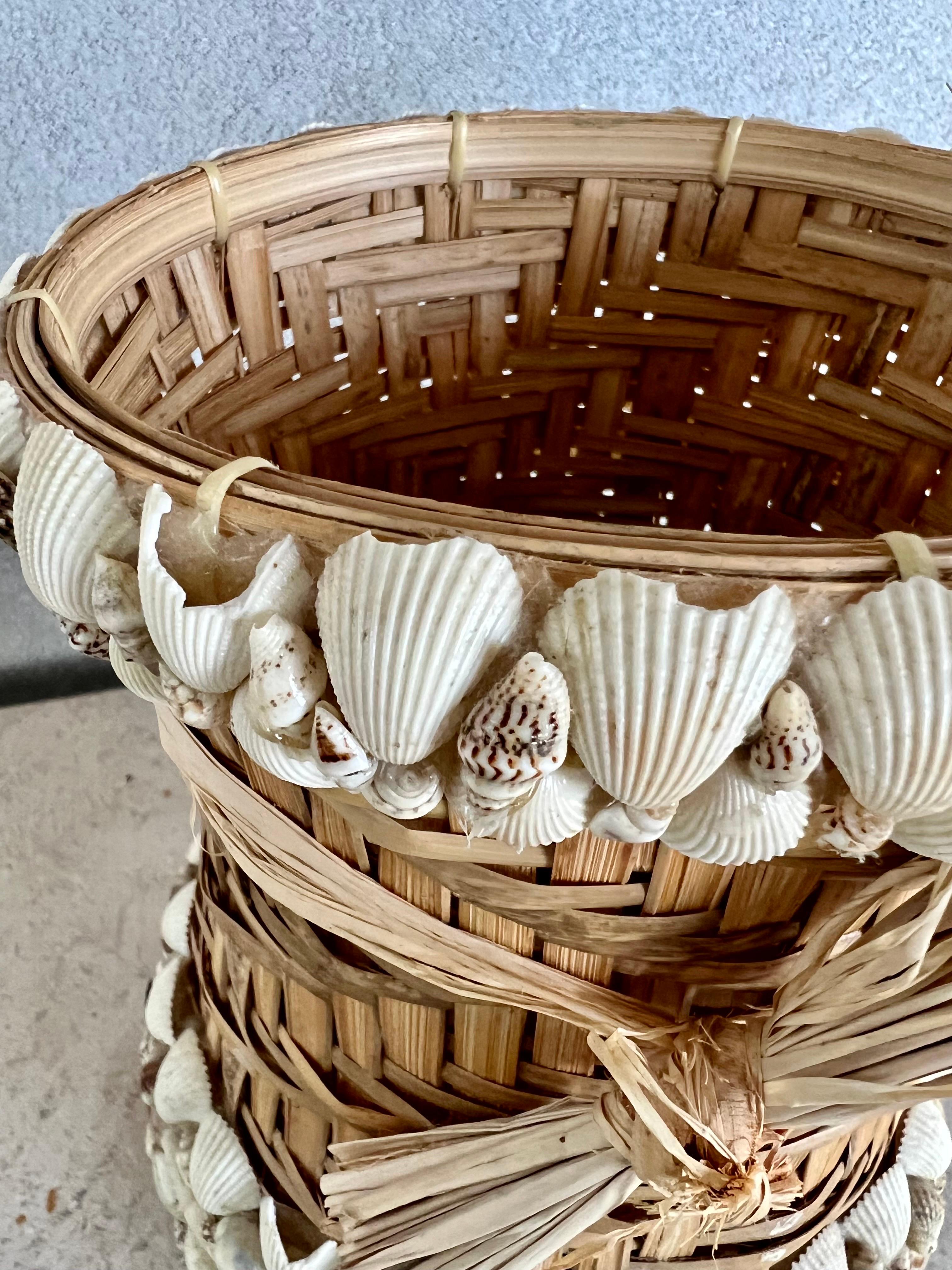1970's Handmade Shell Art Vase Made in Philippines In Fair Condition For Sale In Fort Washington, MD