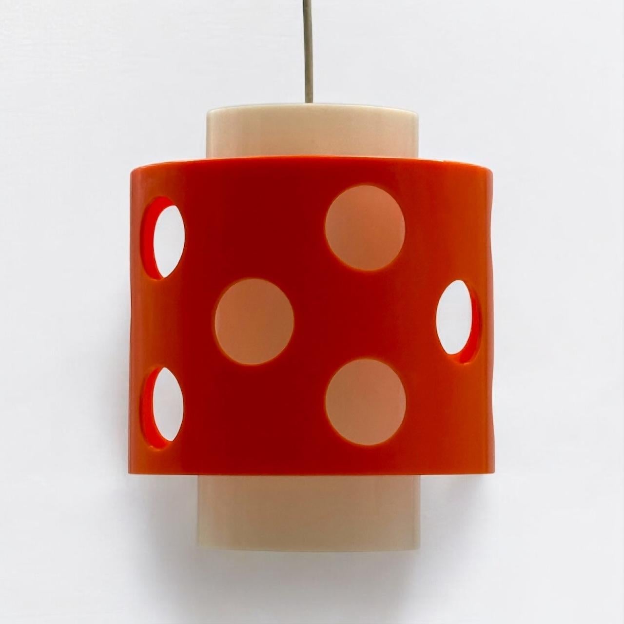 1970er Hängelampe aus orangefarbenem und weißem Polycarbonat - Space Age Design im Angebot 1