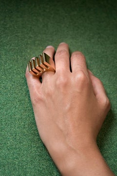 années 1970 Hans Hansen:: bague moderniste en or en forme de vague