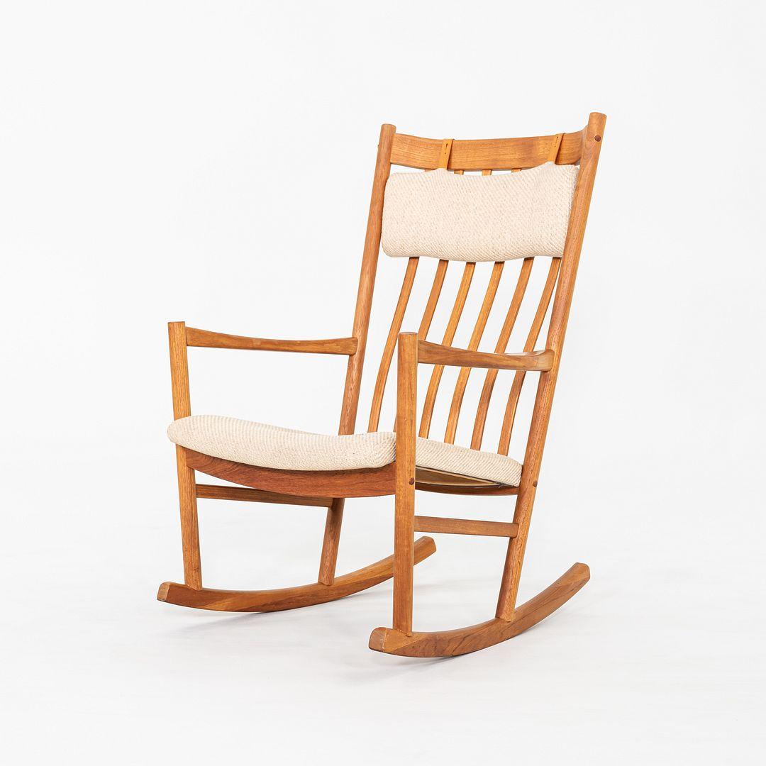 Danese Sedia a dondolo anni '70 Hans Wegner per Tarm Stole of Denmark in teak in vendita