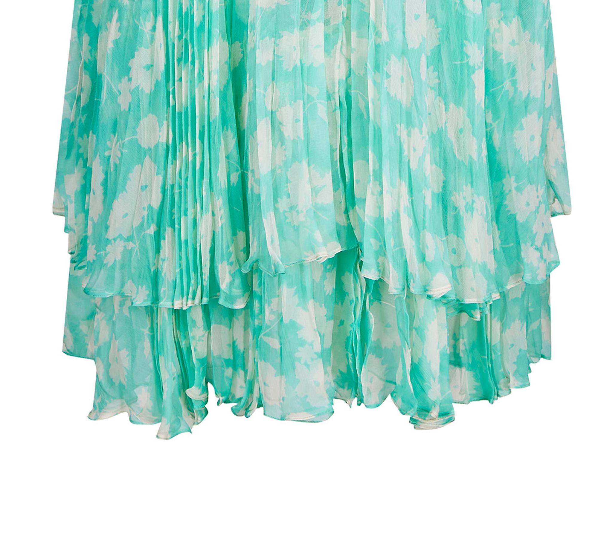 Vestido de gasa de seda verde y blanca estampado Harry Algo, años 70 en venta 1