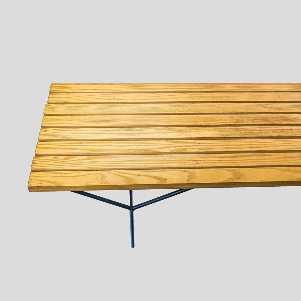 1970s Harry Bertoia design birch wood Slat Bench wrought iron base by Knoll In Good Condition For Sale In London, GB