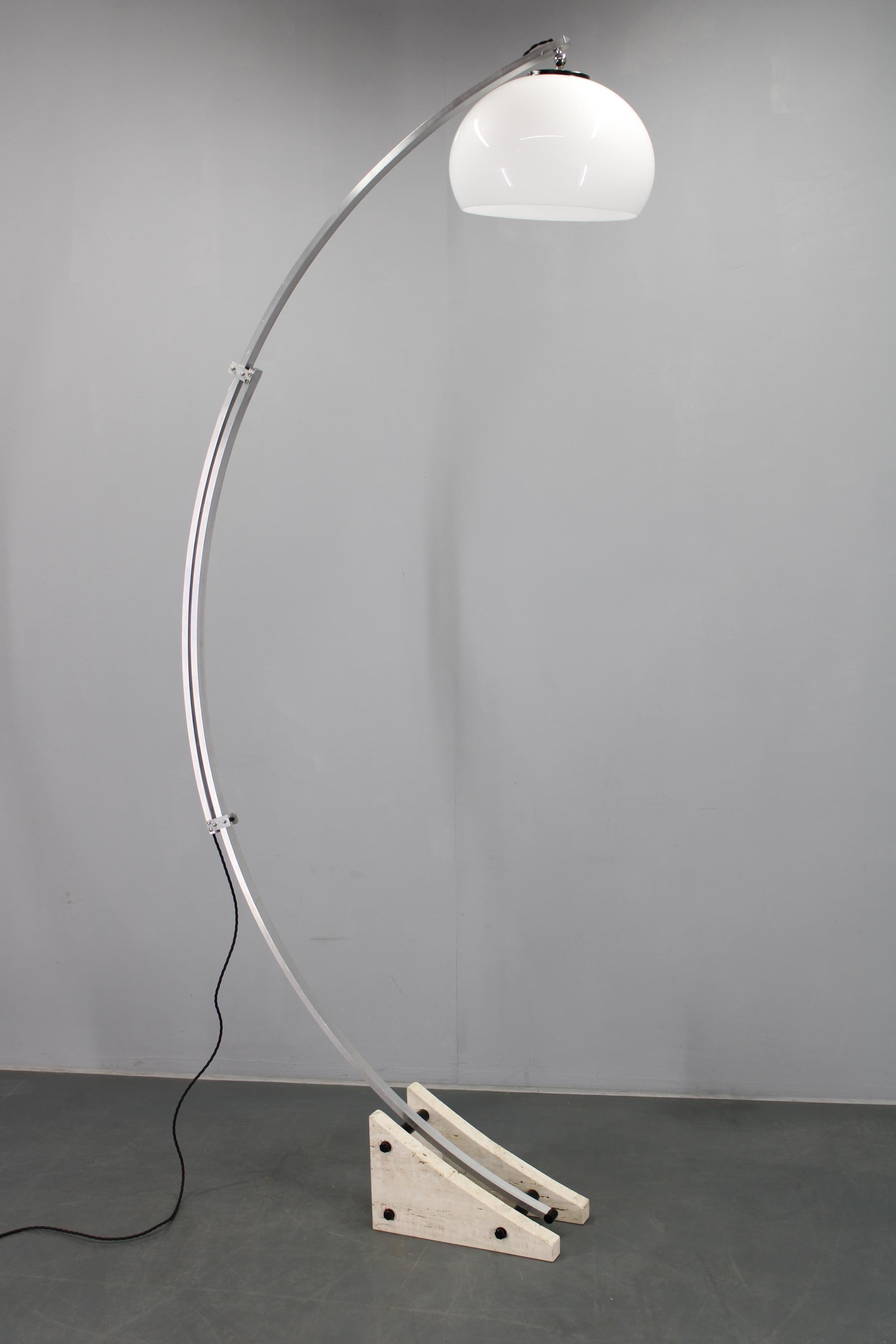 - limpiado y recableado
- 1x , bombilla E26-E27
- Compatible con cableado de EE.UU.
-Señales de uso leves 
- La altura puede ampliarse hasta 217 cm y la anchura hasta 192 cm