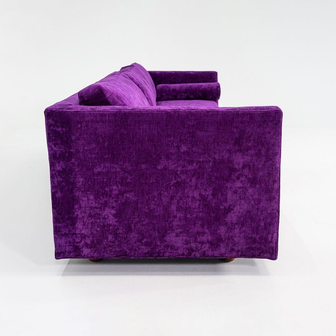 1970 Harvey Probber Attributed Canapé Tuxedo en velours violet, 2x disponible en vente 1