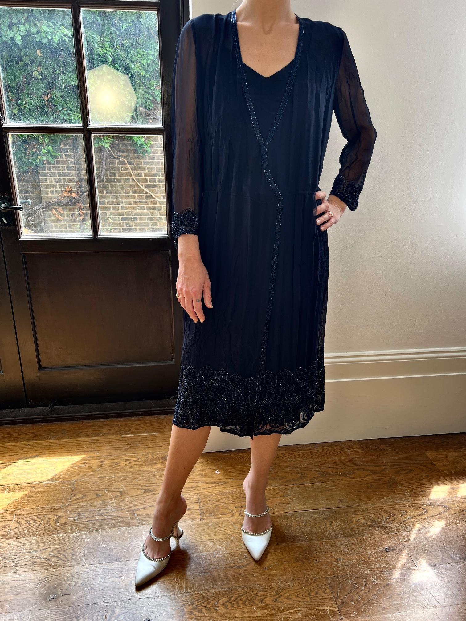 Donna Haute Couture anni '70: vestito di seta e giacca di perline in stile marinaro in vendita