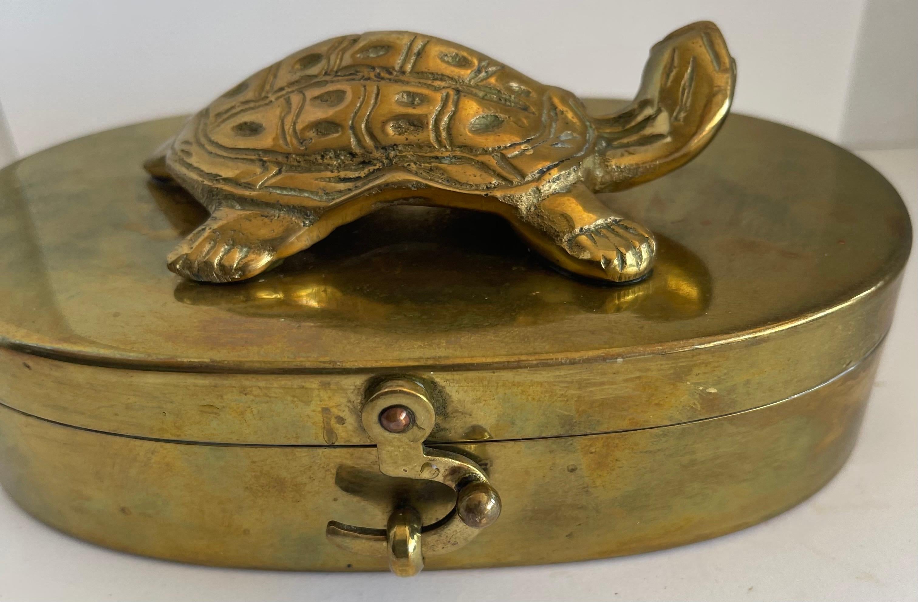 1970s Heavy Brass Turtle Box In Good Condition For Sale In Stamford, CT