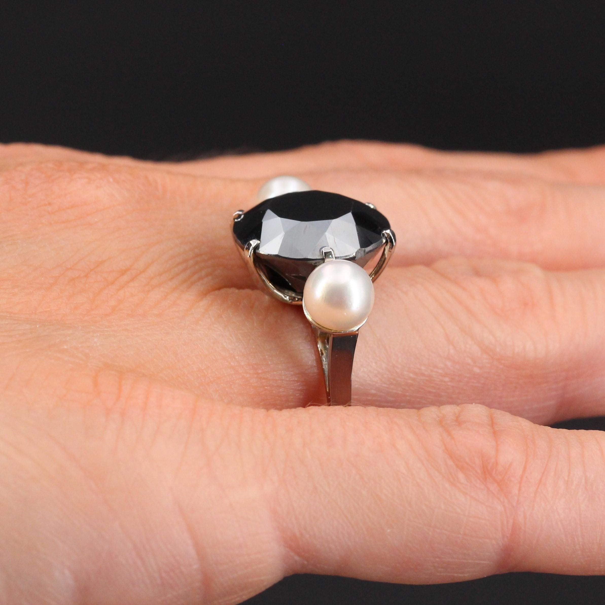 1970s Hematite Cultured Pearl 18 Karat White Gold Cocktail Ring For Sale 5