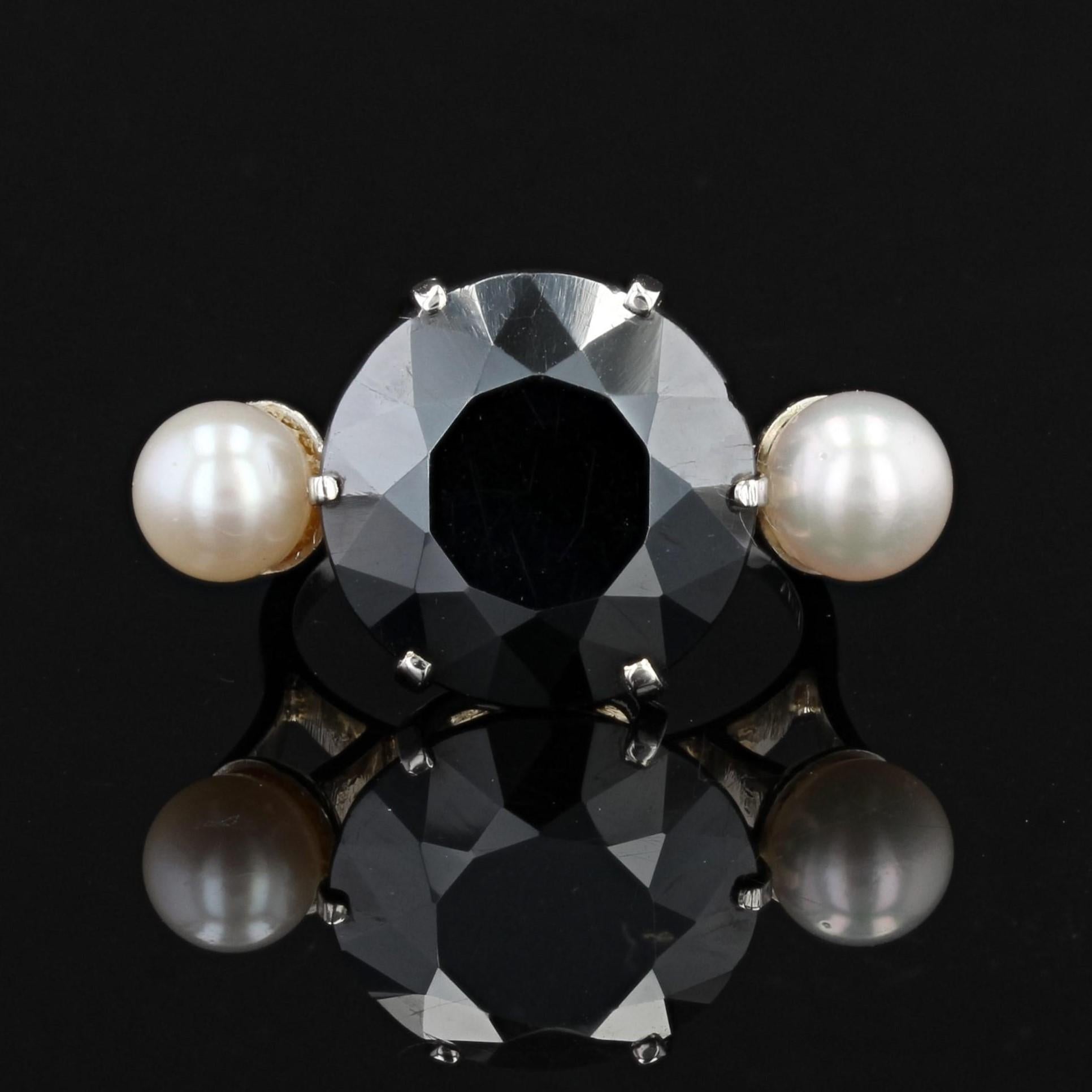 Retro 1970s Hematite Cultured Pearl 18 Karat White Gold Cocktail Ring For Sale